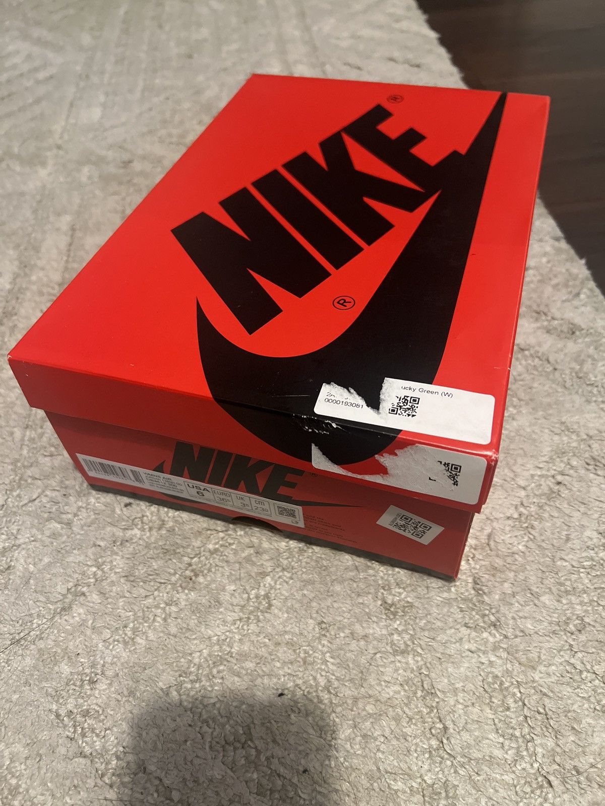 Jordan Brand × Nike WMNS Jordan 1 High Lucky Green Size US 6 / IT 36 - 3 Thumbnail