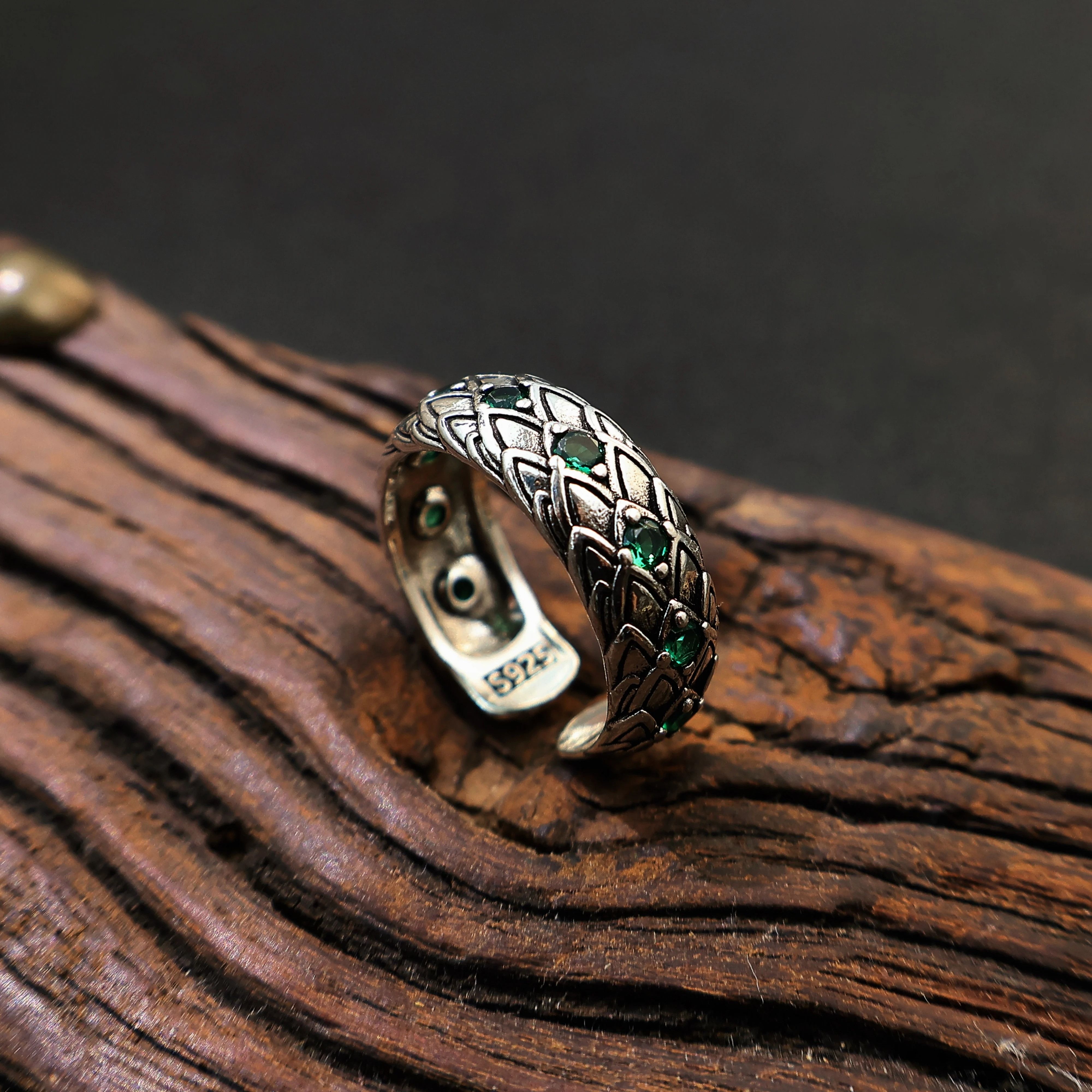 Vintage Retro Dragon Scales & Green Ring Size ONE SIZE - 2 Thumbnail