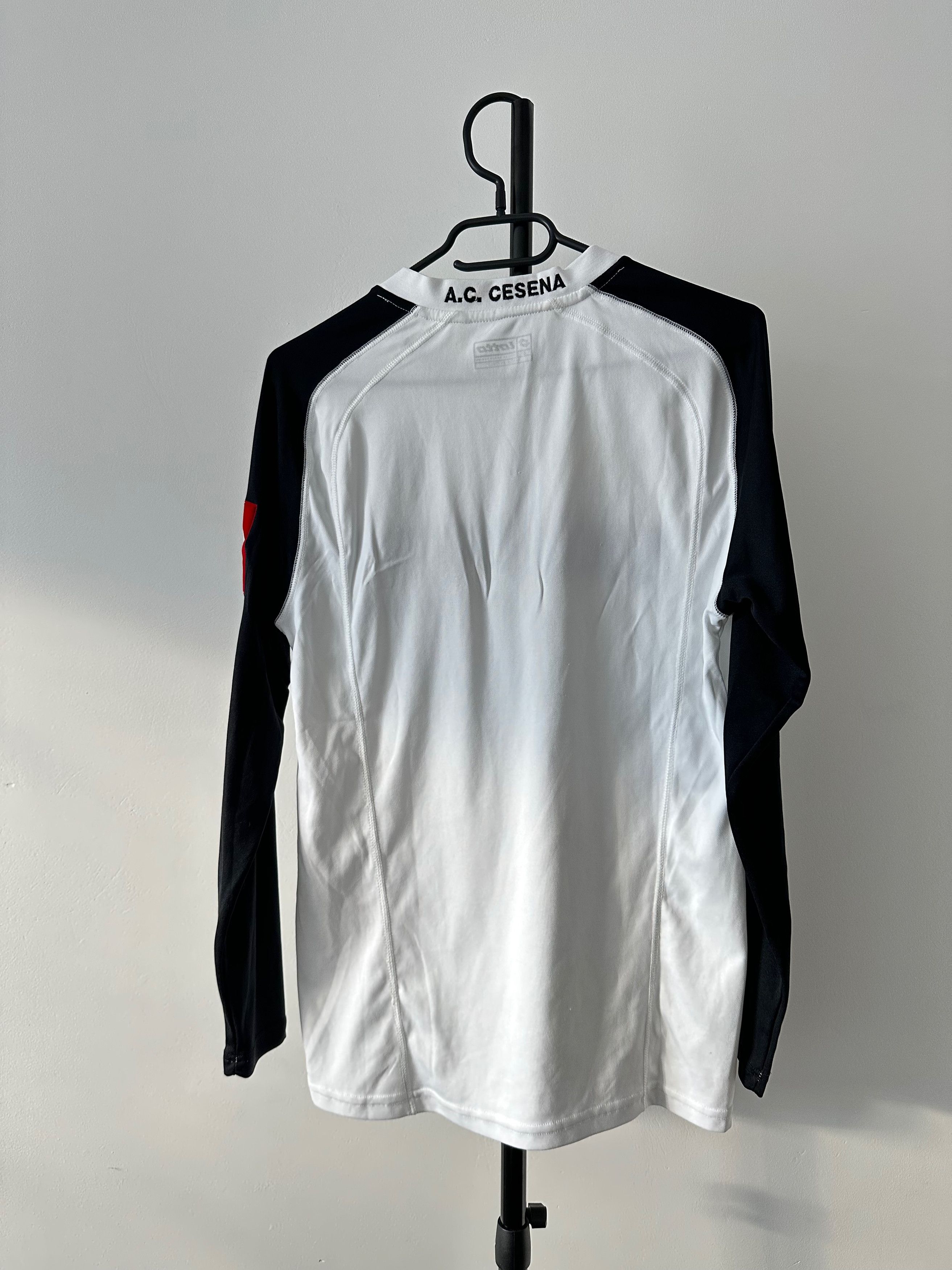 Lotto Sport 2005 Lotto AC Cesena long sleeve jersey soccer football Size US S / EU 44-46 / 1 - 6 Thumbnail