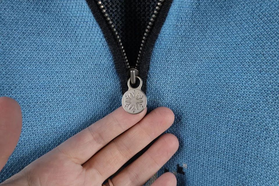 Vintage Vintage 90s Streetwear Wool Snowflake Knit Half Zip Sweater Size L / US 10 / IT 46 - 7 Thumbnail