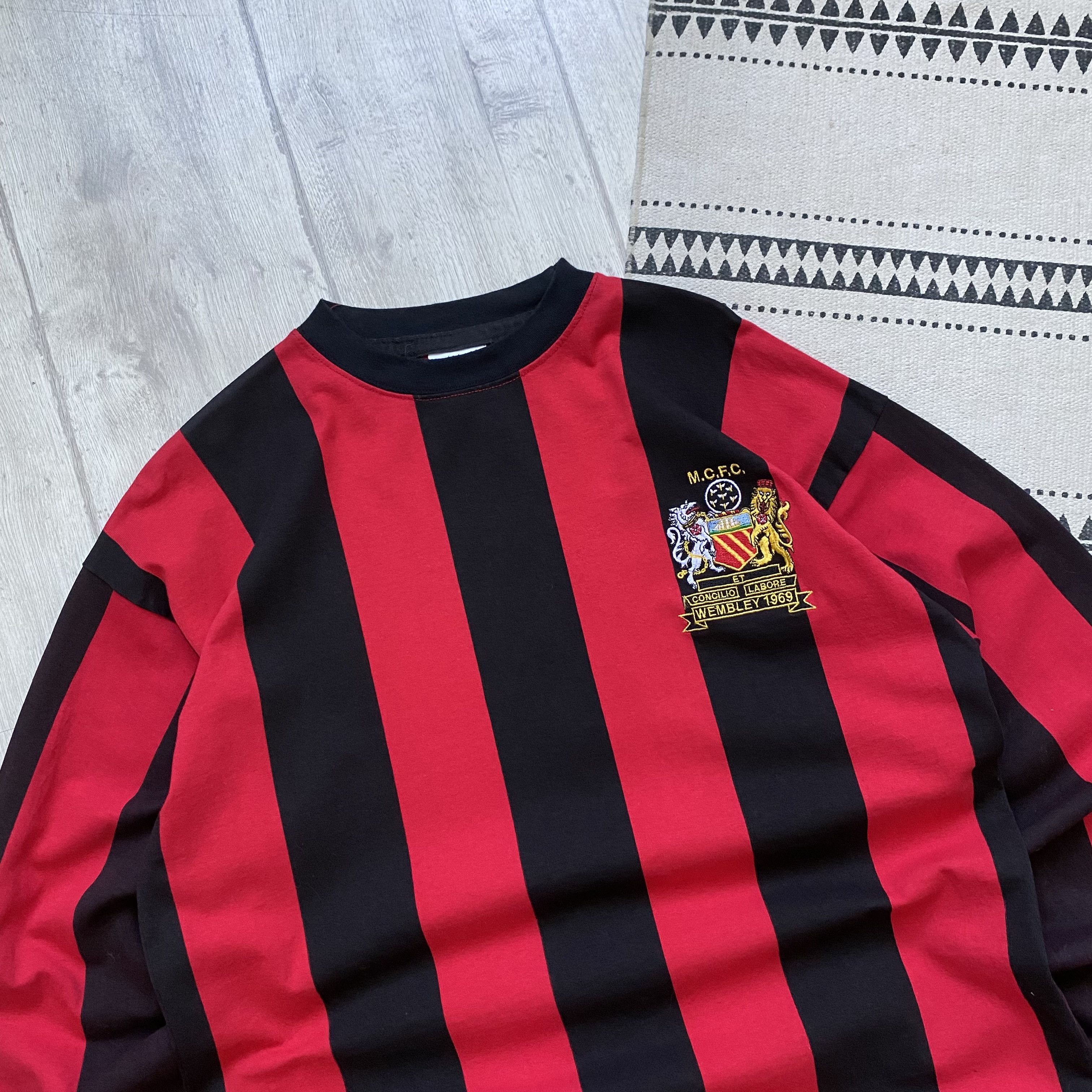 Umbro ⚽️Vintage 1969 Manchester City soccer jersey longsleeve tee Size US L / EU 52-54 / 3 - 2 Thumbnail