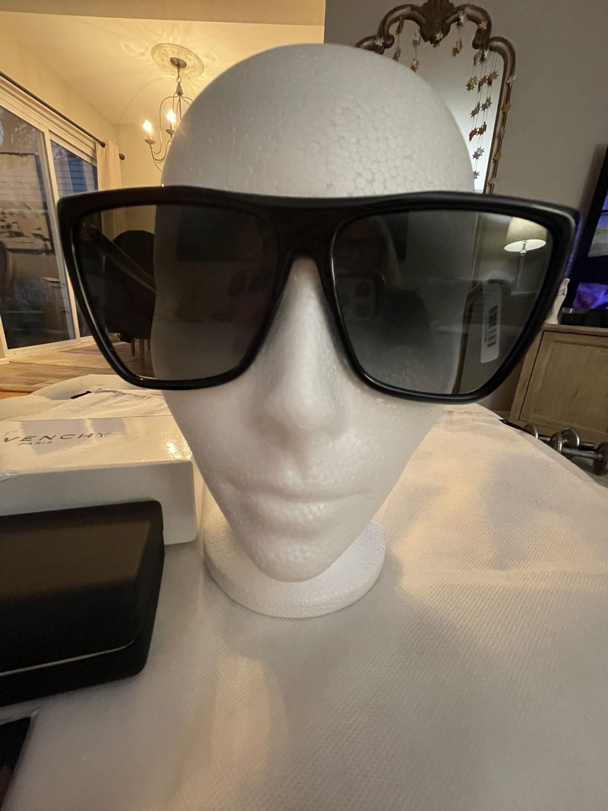 Givenchy Givenchy Oversized SUNGLASSES Size ONE SIZE - 10 Thumbnail