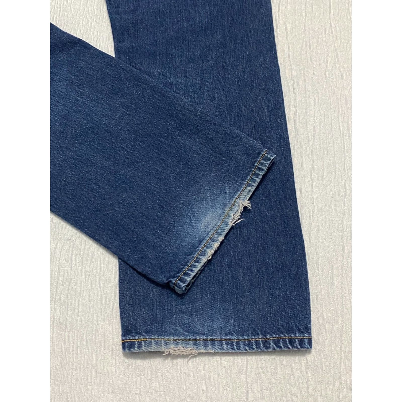 Levi's VINTAGE Levi's 505 Regular Jeans Mens 36 Blue 90s Grunge Distressed Medium Wash 5-Pocket Mens Clothing Size US 36 / EU 52 - 3 Thumbnail