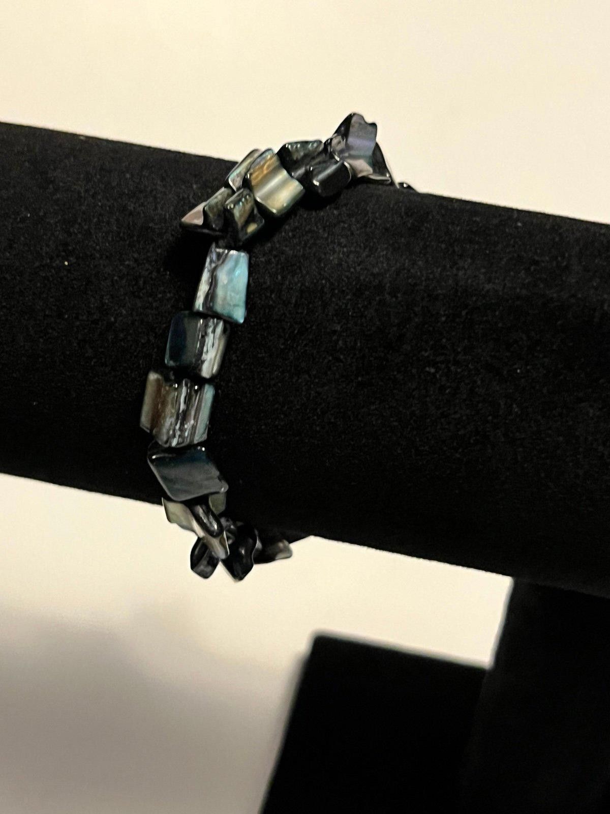 Other Vintage 90s Black Abalone Shell Bracelet Stretch Size ONE SIZE - 2 Thumbnail