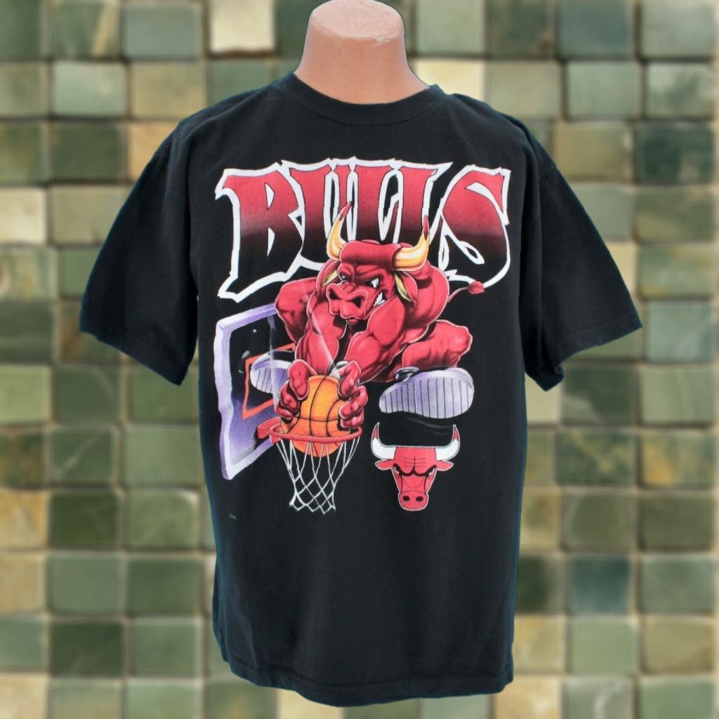 Vintage VTG Tour Champ Chicago Bulls 90s TShirt Mens L Black Graphic Tee 1990s Cartoon Sportswear着 Size US L / EU 52-54 / 3 - 1 Thumbnail