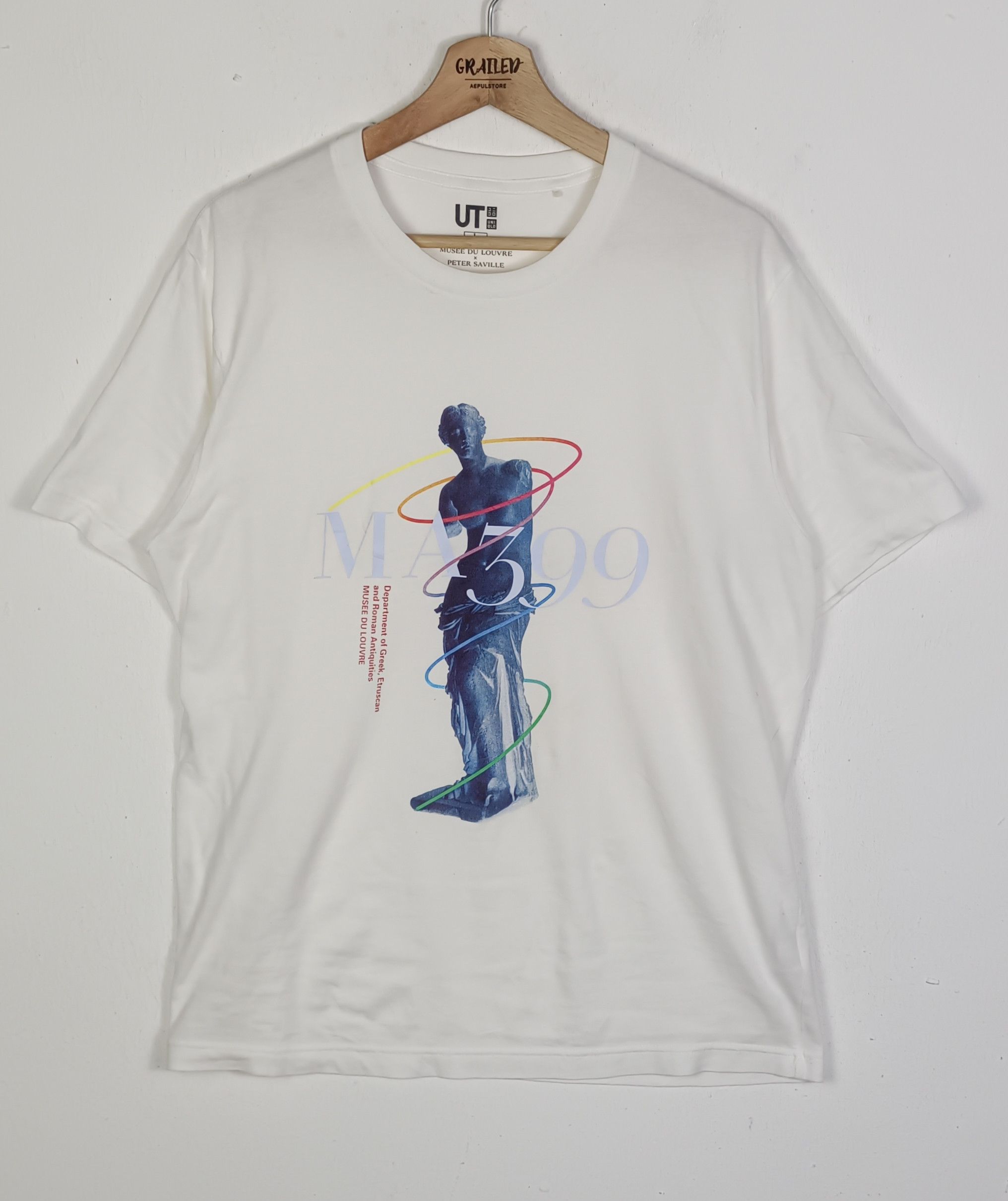 Peter saville louvre museum sculpture art statue uniqlo L