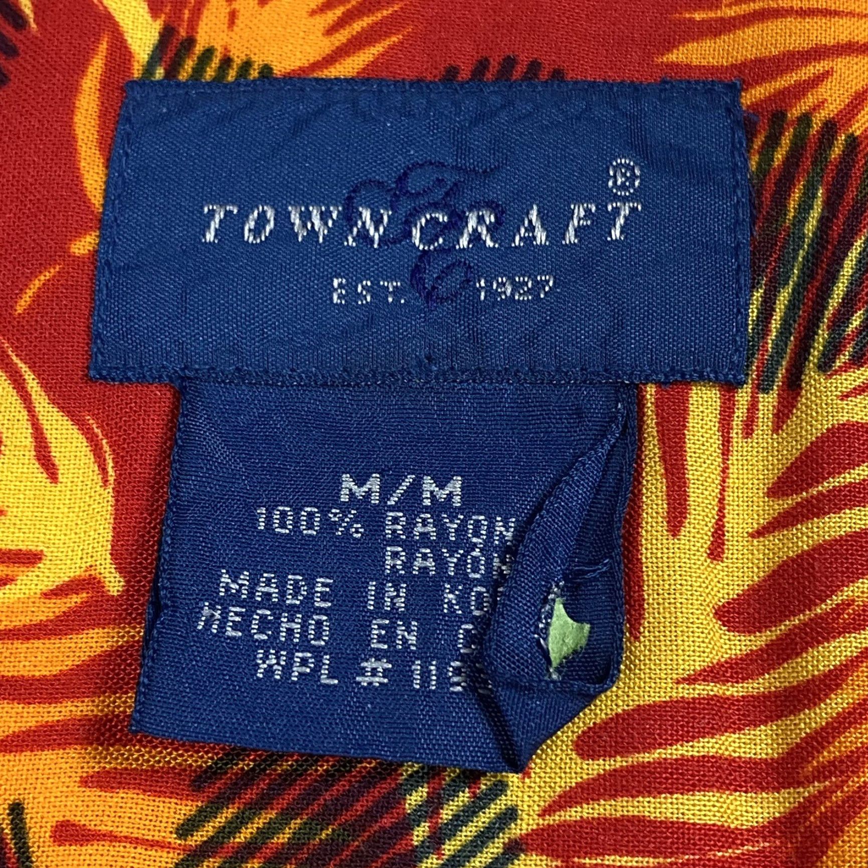 Vintage VINTAGE TownCraft Guitar Print Rayon Hawaiian Shirt M Red Button-Up Short Sleeve Loop Collar Mens Size US M / EU 48-50 / 2 - 3 Thumbnail