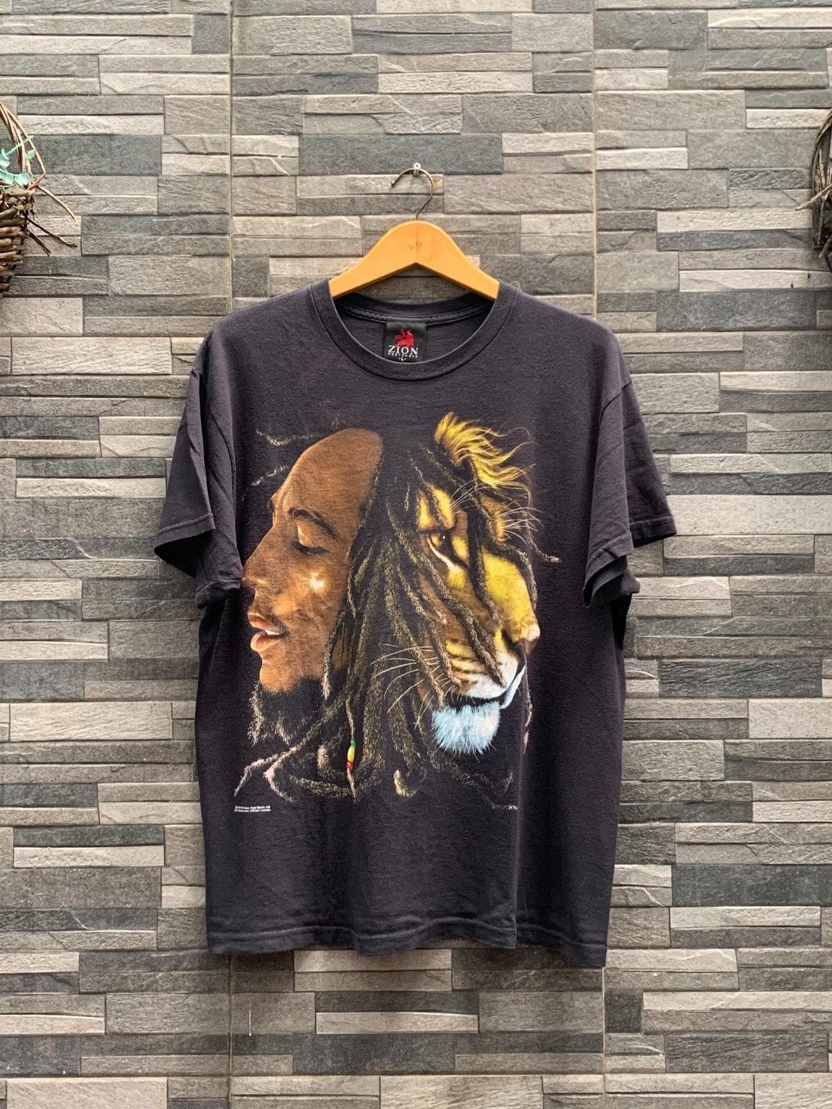 Vintage Bob Marley Lion Band Tee Size US L / EU 52-54 / 3 - 6 Thumbnail