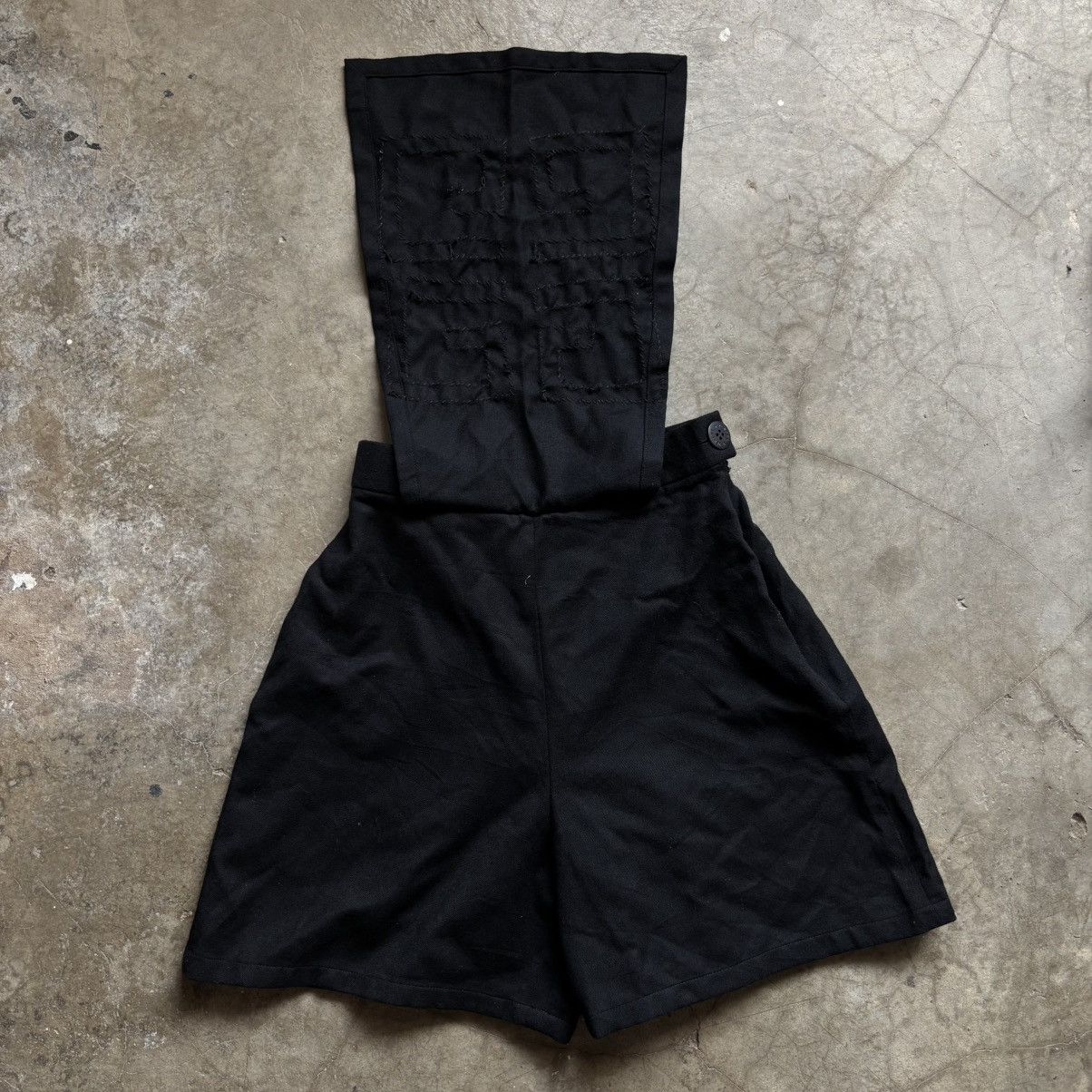 Givenchy Givenchy skirt short custom batik malaysia Size 26" / US 2 / IT 38 - 9 Thumbnail