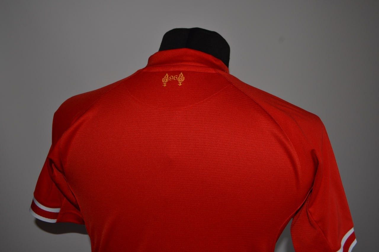 Other Liverpool FC Red Shirt Warrior Standard Chartered Size S Size US S / EU 44-46 / 1 - 6 Thumbnail