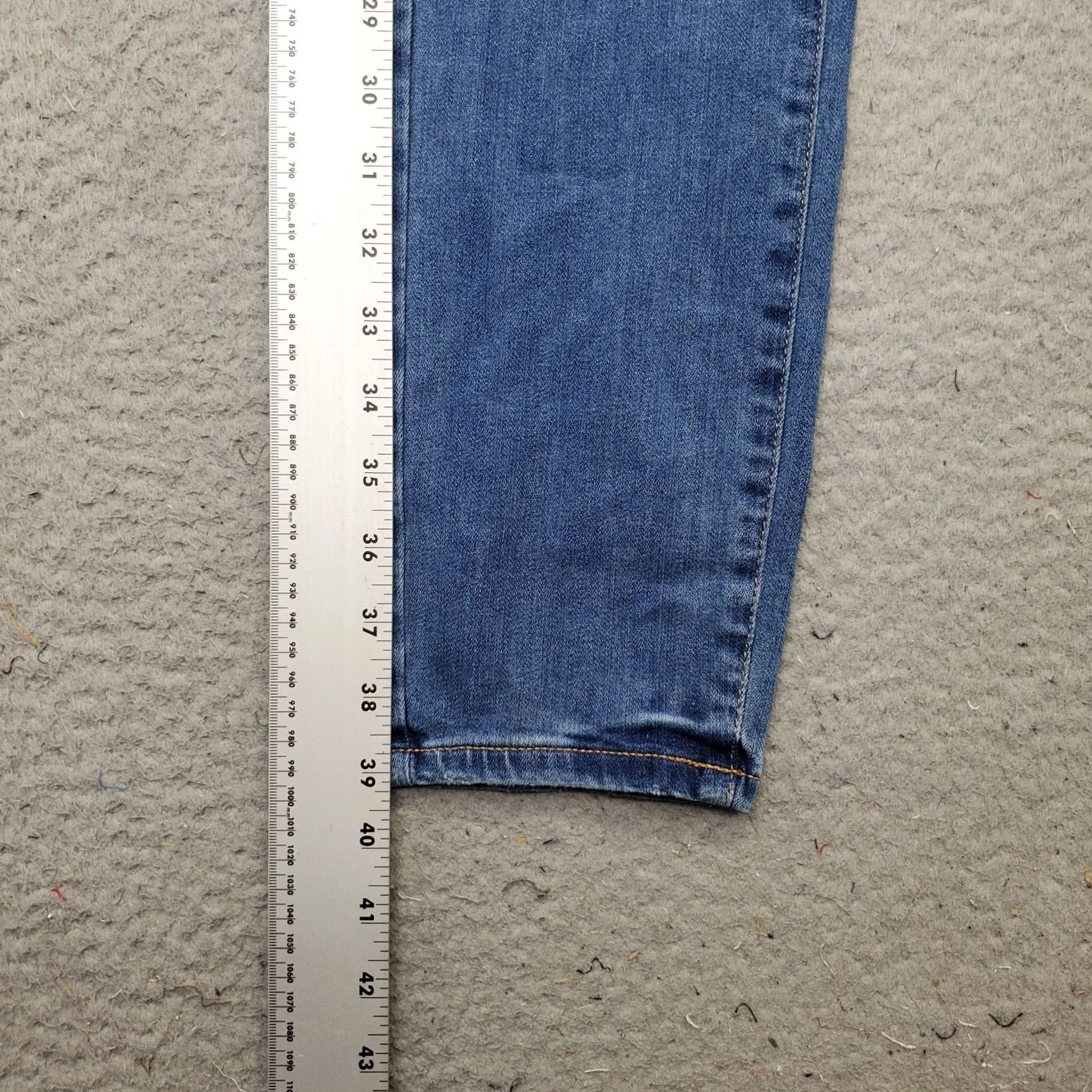 NYDJ NYDJ AMI Skinny Jeans Womens 8 Blue Denim Medium Wash 5-Pocket 28" Waist 28.75" Inseam Womens Size 8 NYDJ AMI Skinny Jeans Blue Denim 5-Pocket Mens? Size 30" / US 8 / IT 44 - 3 Thumbnail