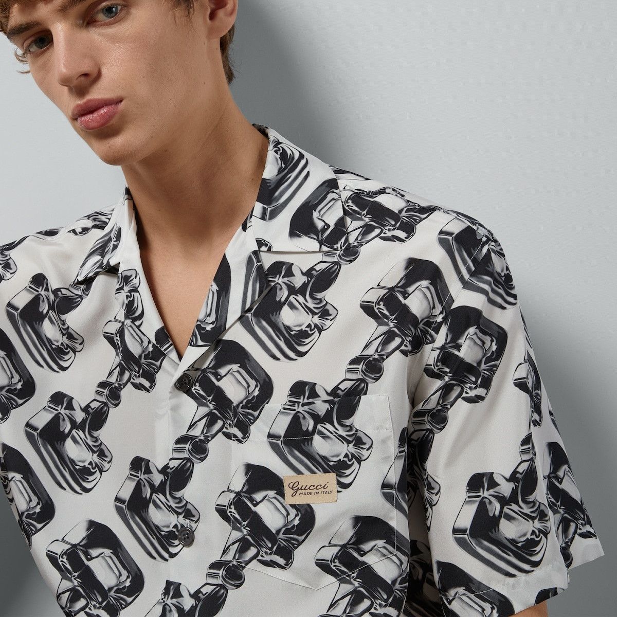 Gucci o1mt1gz0325 3D Glass Horsebit Print Silk Shirt Ivory/Black Size US S / EU 44-46 / 1 - 3 Thumbnail