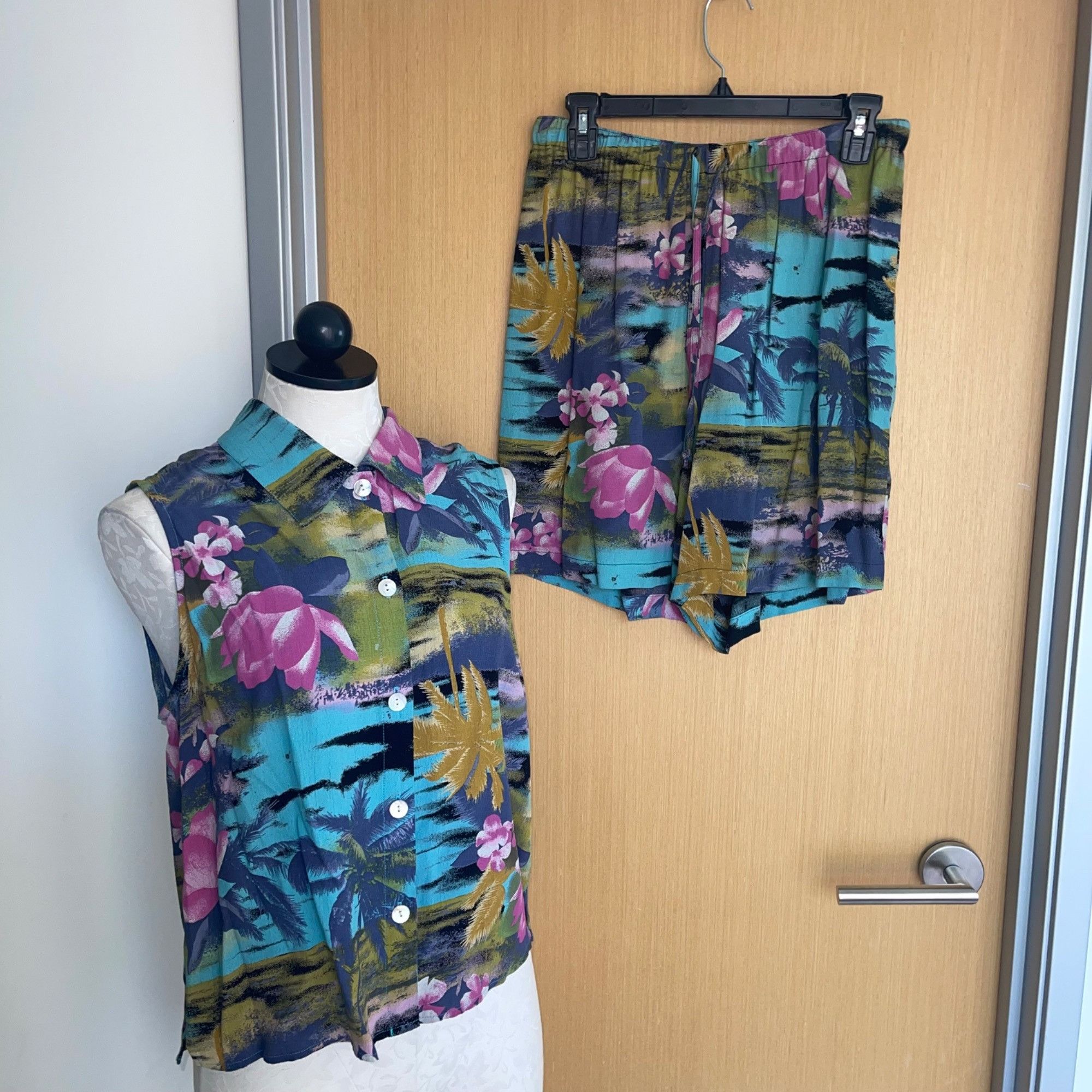 Other Old Maui Brand Womens Top Short Set Size M Size ONE SIZE - 6 Thumbnail