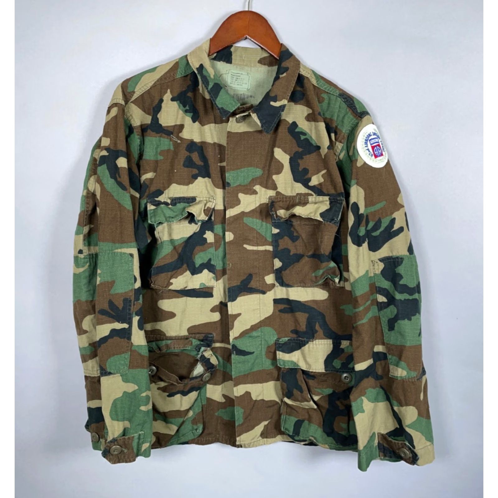 Vintage VINTAGE Carbon Hill Army Woodland Camo Jacket Adult Medium Green 80s Military Mens Size US M / EU 48-50 / 2 - 2 Thumbnail