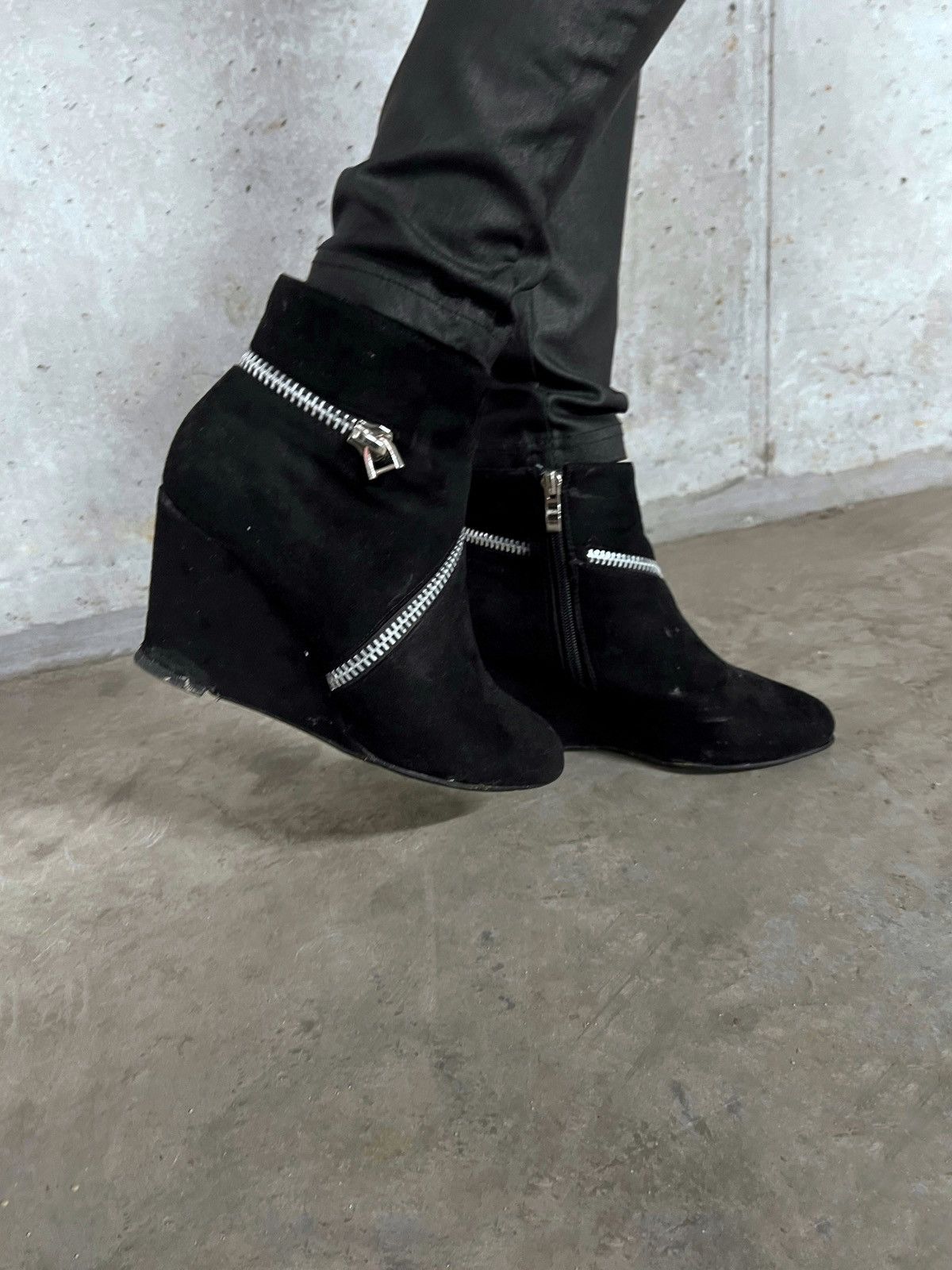 Vintage Double Zip Vintage Asymmetrical Zip Avant Garde Wedge Boots Size US 7 / IT 37 - 1 Thumbnail