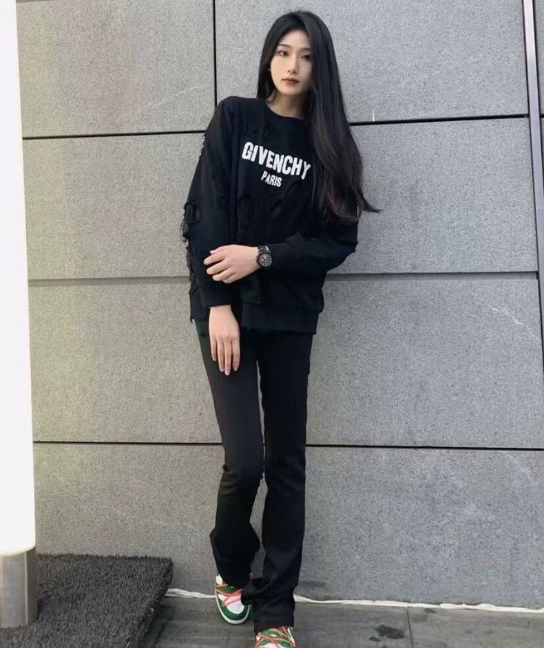 Givenchy Givenchy Black Logo Letter Print Ripped Design Cotton Crew Size US S / EU 44-46 / 1 - 9 Thumbnail