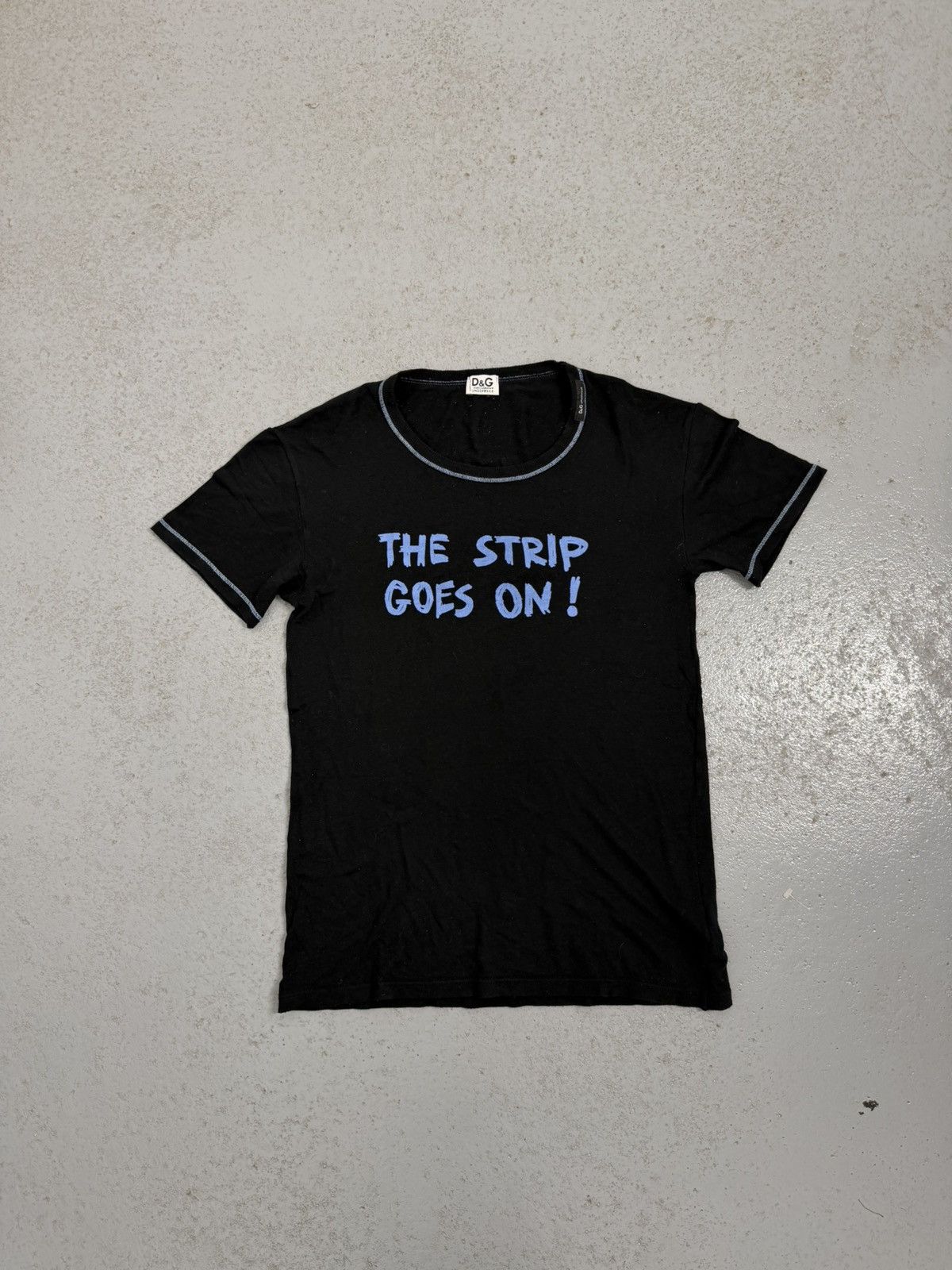 Dolce & Gabbana Vintage 00s Dolce & Gabbana The Strip Goes On T-Shirt Size US S / EU 44-46 / 1 - 1 Thumbnail