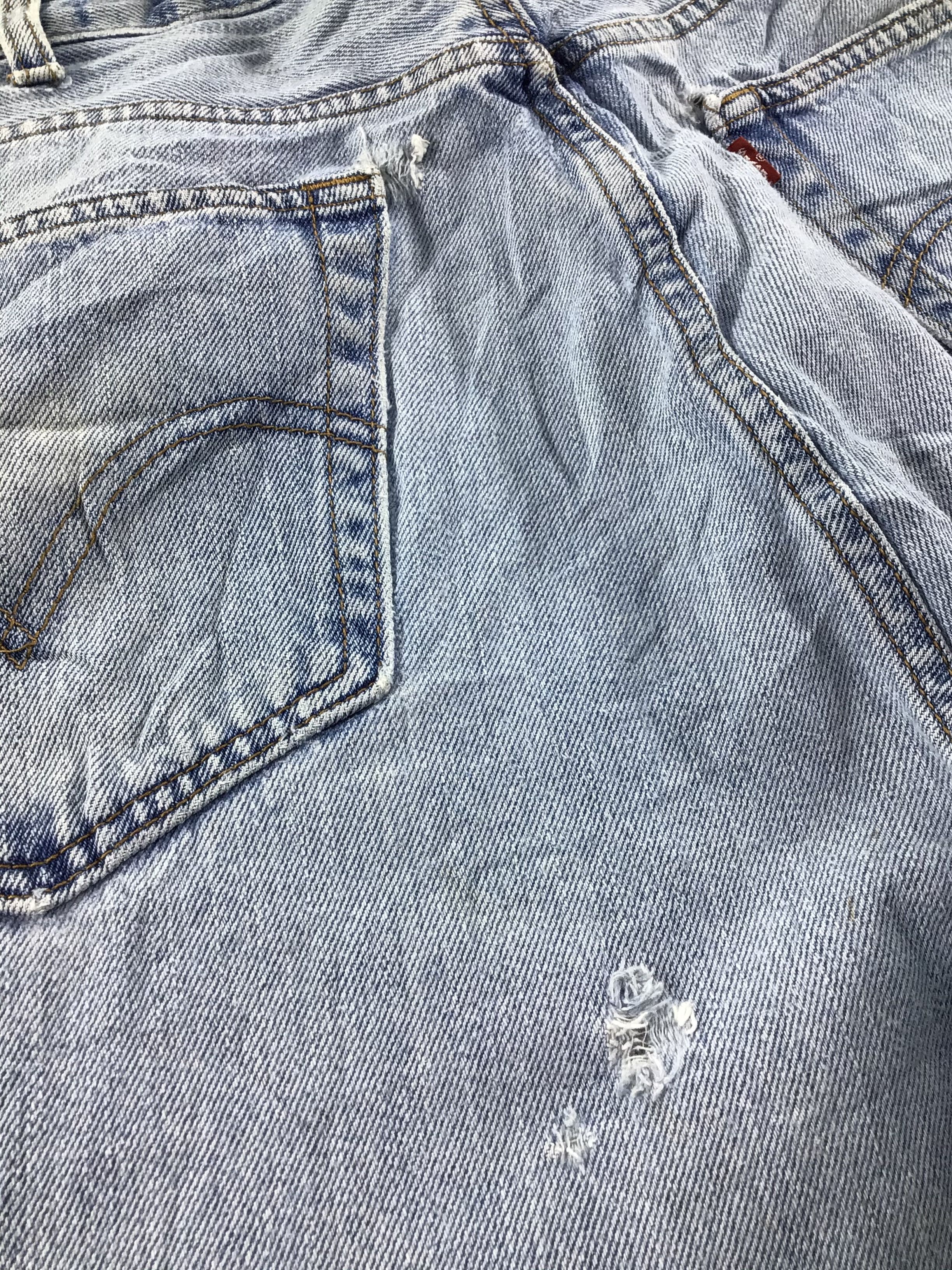 Levi's Vintage Levis 560 Jeans Medium Wash Denim -J572 Size US 40 / EU 56 - 6 Thumbnail