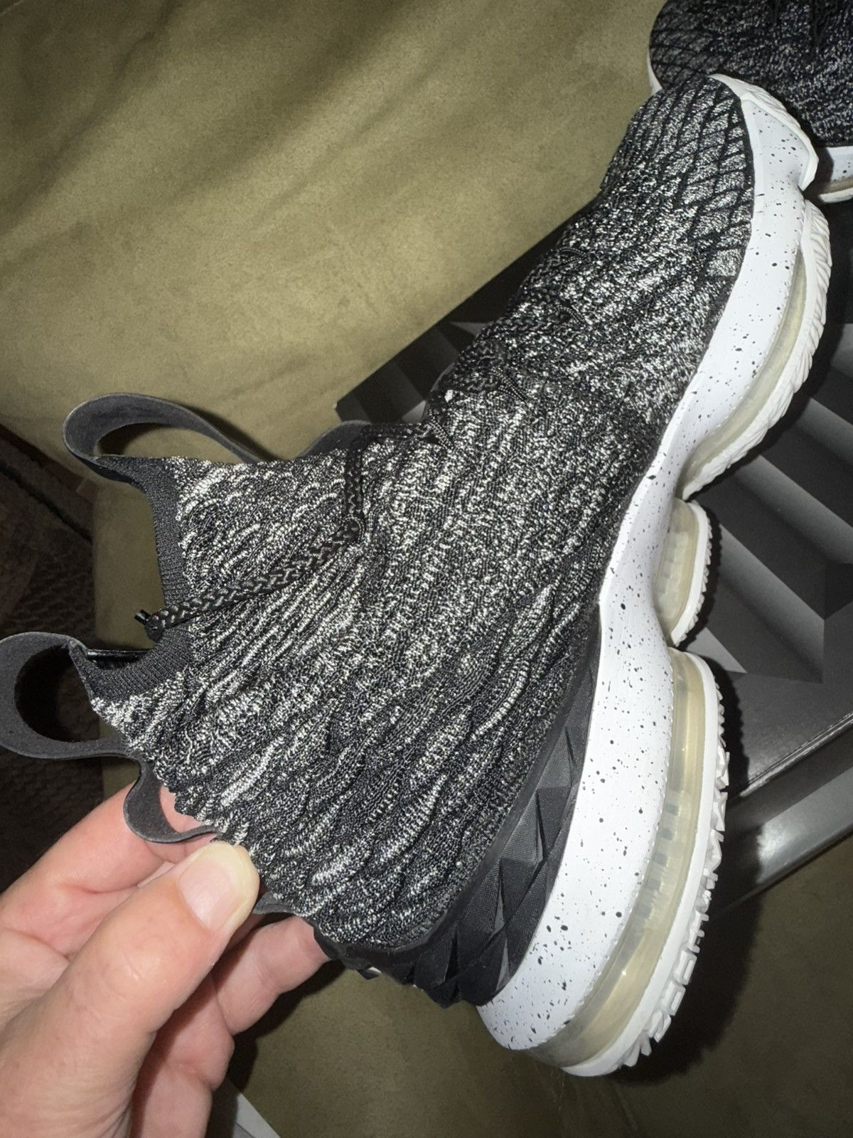 Nike Nike LeBron XV “Ashes” LeBron James 15, OG Box, VNDS, size13 Size US 13 / EU 46 - 15 Thumbnail