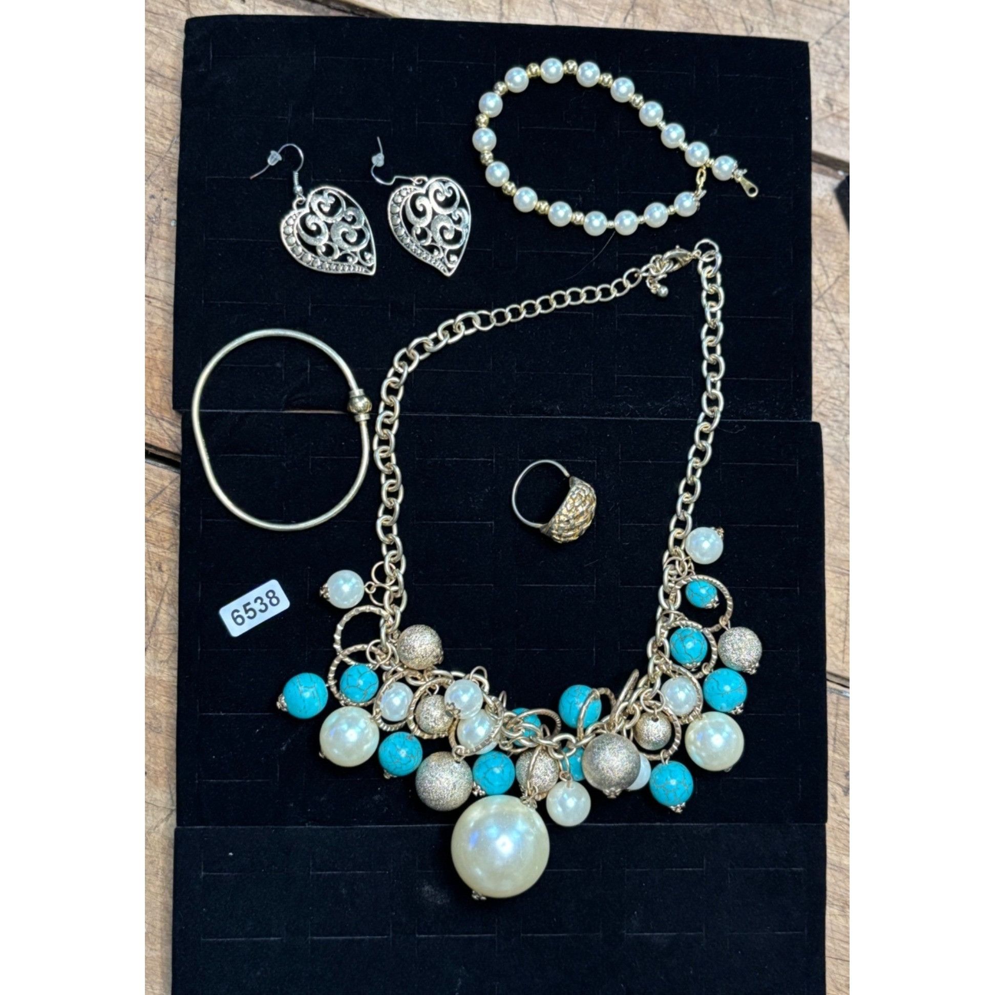 Gorgeous Gold-Toned Jewelry Set With Pearl & Turquoise Accen, Women's
