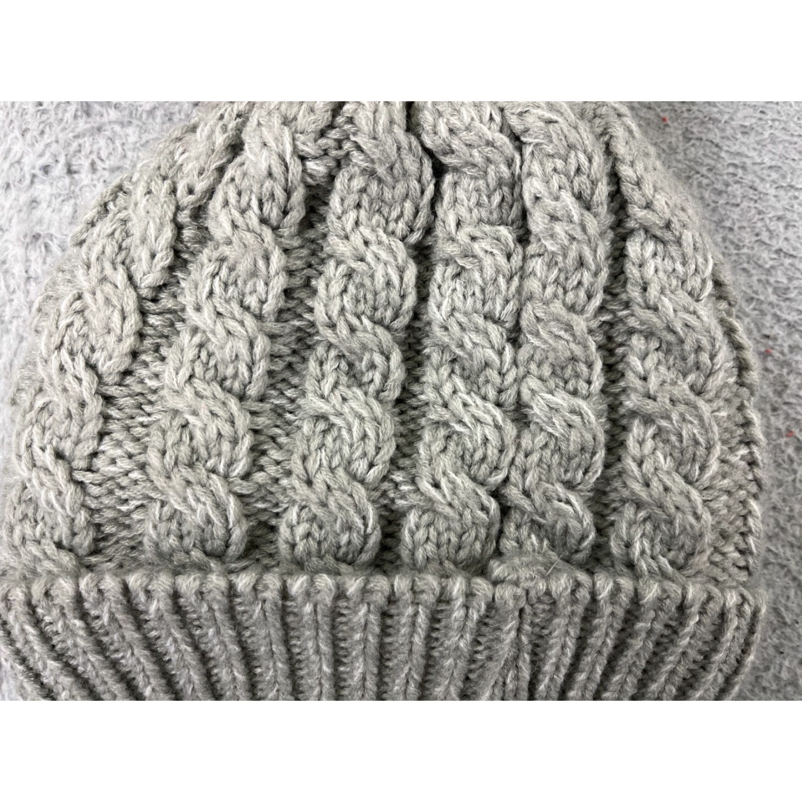 Vintage Beanie Hat Womens Gray Acrylic Polyester Lined Faux Fur Snow Ski Pom Beanie Hat Casual Outdoor Womens Size ONE SIZE - 2 Thumbnail