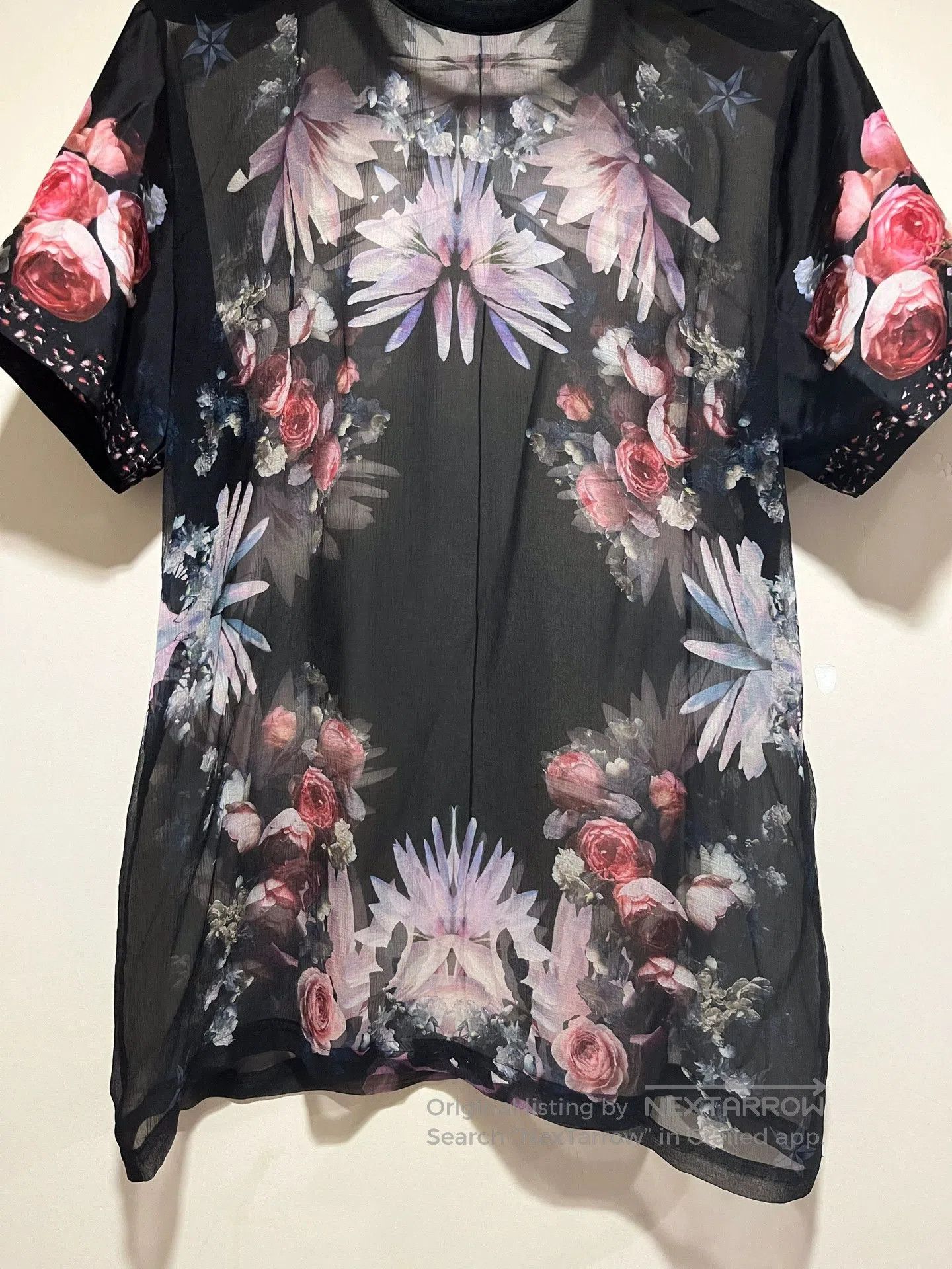 Givenchy Givenchy Silk Floral Print Short Sleeve T-shirt. Size US XL / EU 56 / 4 - 4 Thumbnail