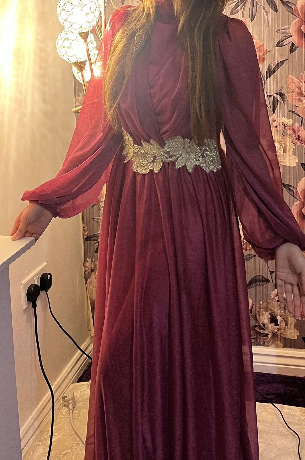 Other Burgundy maxi dress with floral gold belt Size S / US 4 / IT 40 - 2 Thumbnail