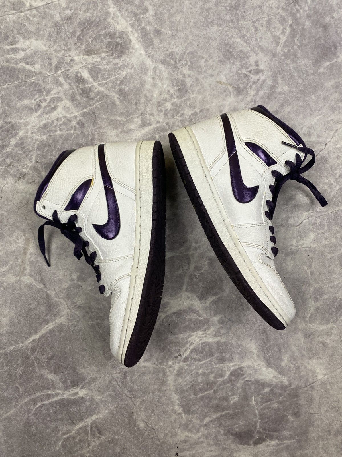 Jordan Brand Jordan 1 Retro High Grand Purple 2009 UK release Size 8.5US Size US 9.5 / EU 42-43 - 7 Thumbnail
