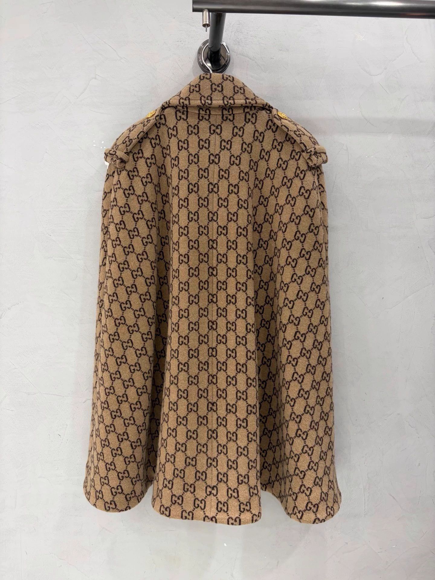 Gucci Gucci Khaki All Over Monogram Cloak Coat Vintage M Size M / US 6-8 / IT 42-44 - 6 Thumbnail