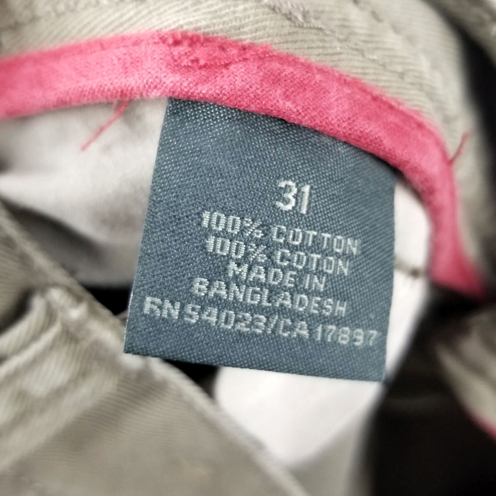 Old Navy Old Navy Surplus Cargo Shorts Mens 31 Brown Khaki Beige Cargo Army Casual Mens Shorts 31 Size US 31 - 7 Thumbnail