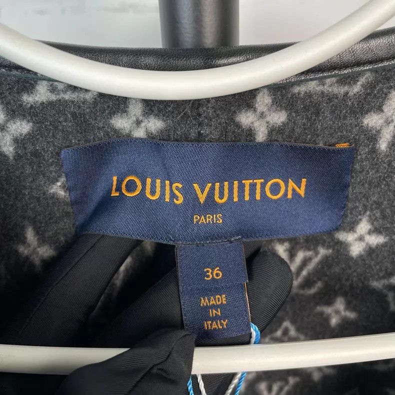 Louis Vuitton Louis Vuitton Wool lining with full print and aged flower Size XS / US 0-2 / IT 36-38 - 5 Thumbnail