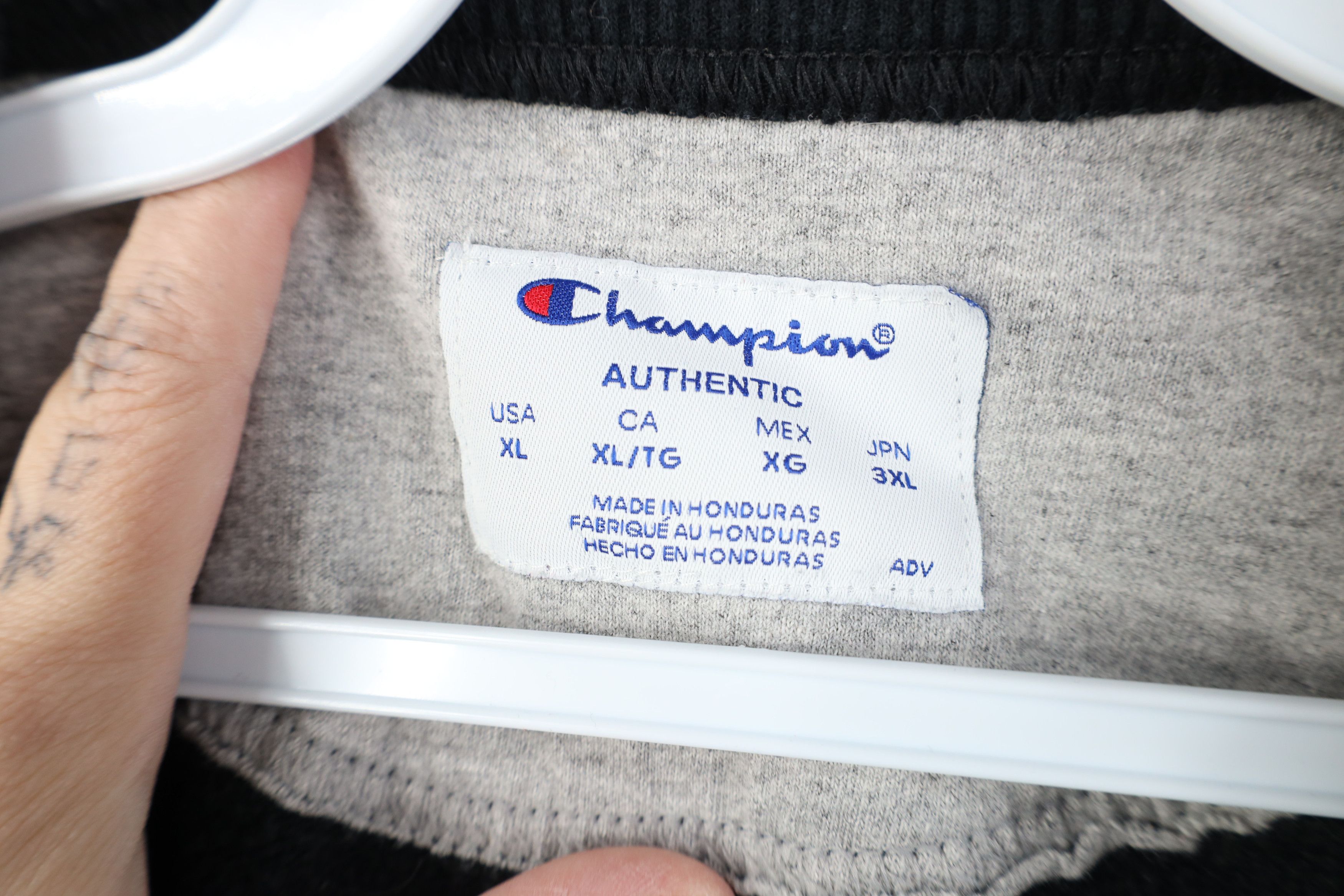 Champion Vintage Champion Monochrome Crewneck Sweatshirt Black Size US XL / EU 56 / 4 - 9 Thumbnail