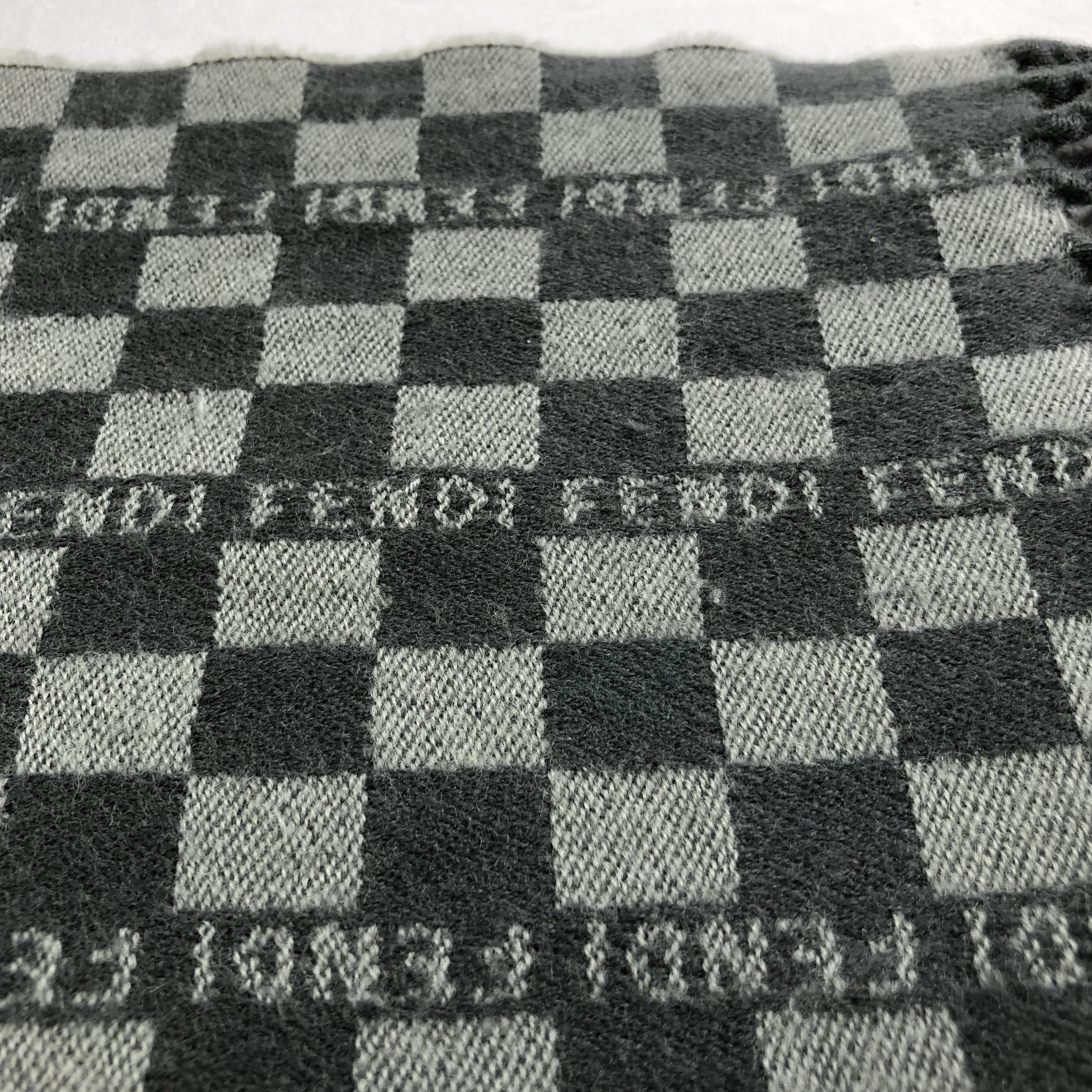 Fendi Fendi Checkered Wool Scarf Muffler V1446 Size ONE SIZE - 4 Thumbnail