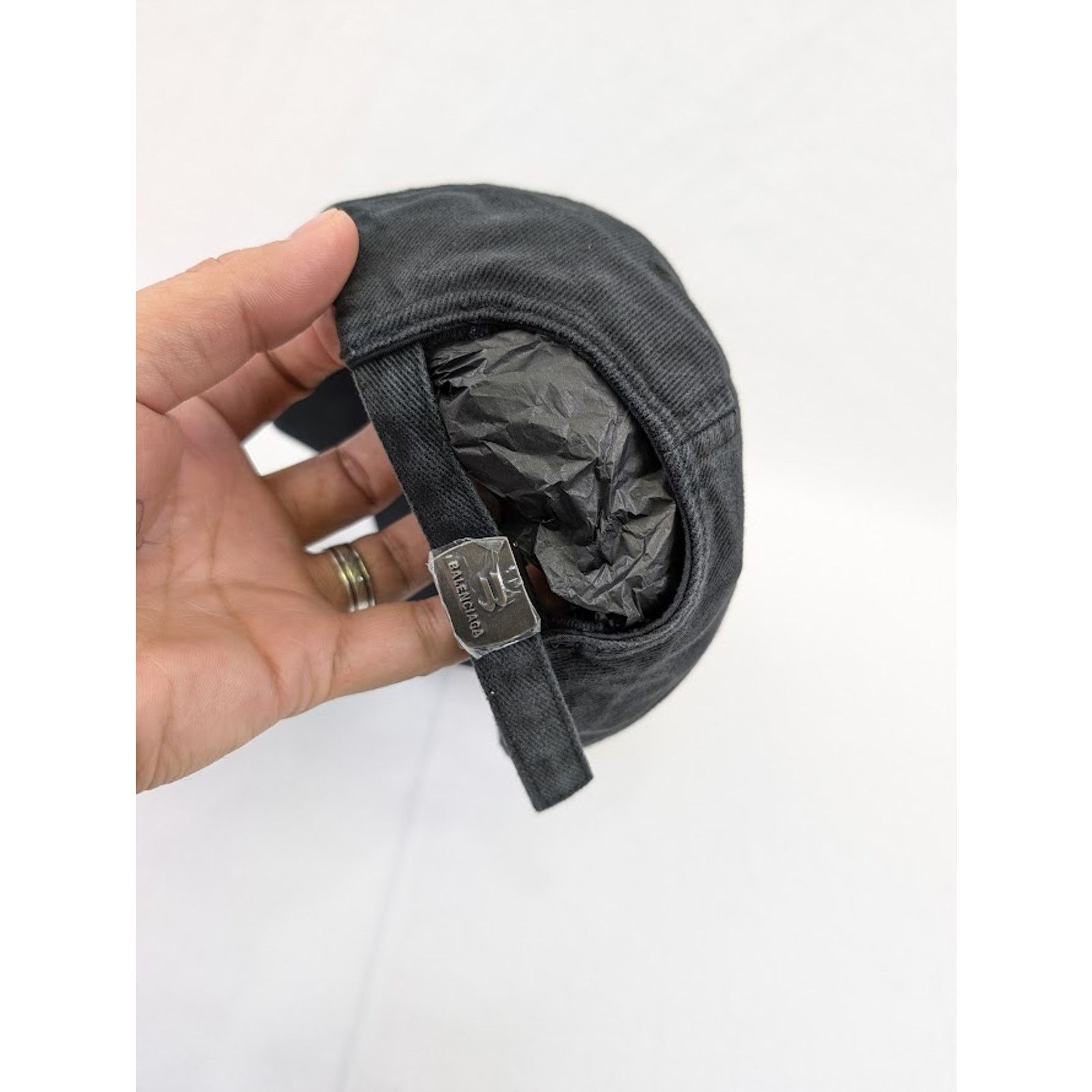Balenciaga o1rshd1 Size:S/ Property of Balenciaga Design Team Cap / Hat Size ONE SIZE - 11 Thumbnail
