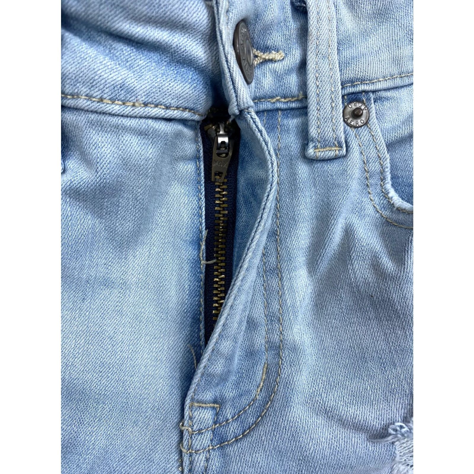 Aeropostale Aero High Rise Midi Light Wash Blue Denim Shorts Distress Women 0 Aeropostale Denim Shorts Regular Blue Distress 0 Womens Size 25" / US 0 / IT 36 - 5 Thumbnail