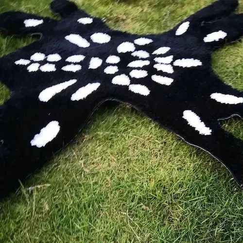 VIBE Handmade 3D Spider Shaped Soft Rug Size ONE SIZE - 4 Thumbnail