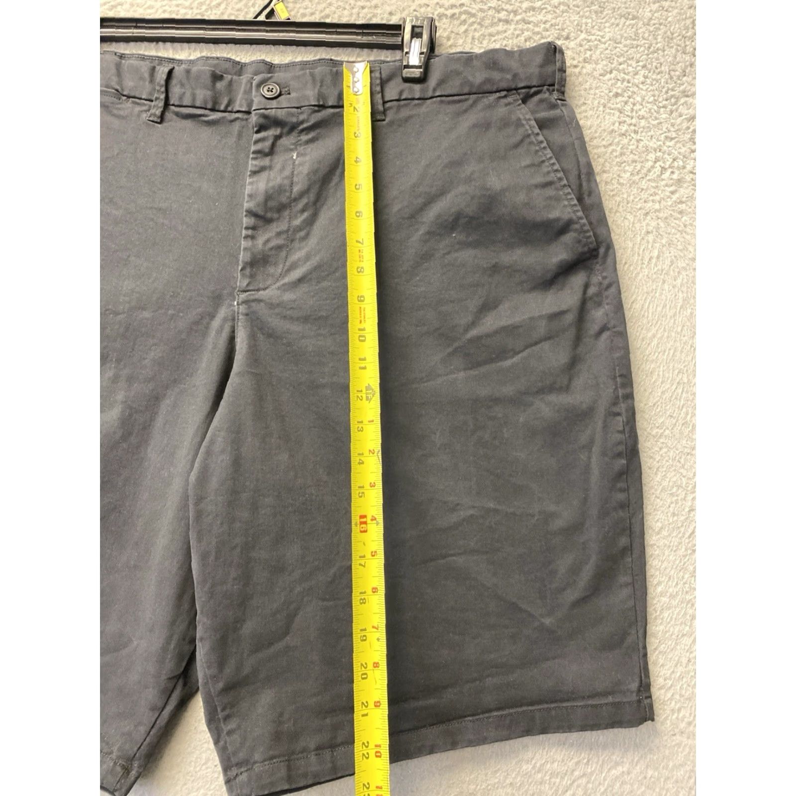 Gap VINTAGE Gap Chino Shorts Men Size 40 Black Casual Flat Front Cotton All Season Size US 40 / EU 56 - 4 Thumbnail