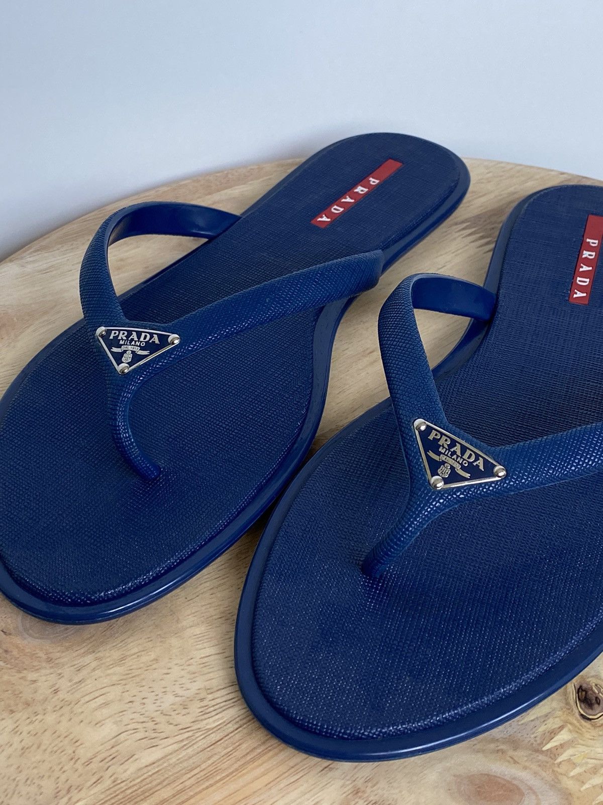 Prada Prada Rubber Thongs Flip Flops Sandals in Navy Blue Size US 7 / IT 37 - 3 Thumbnail