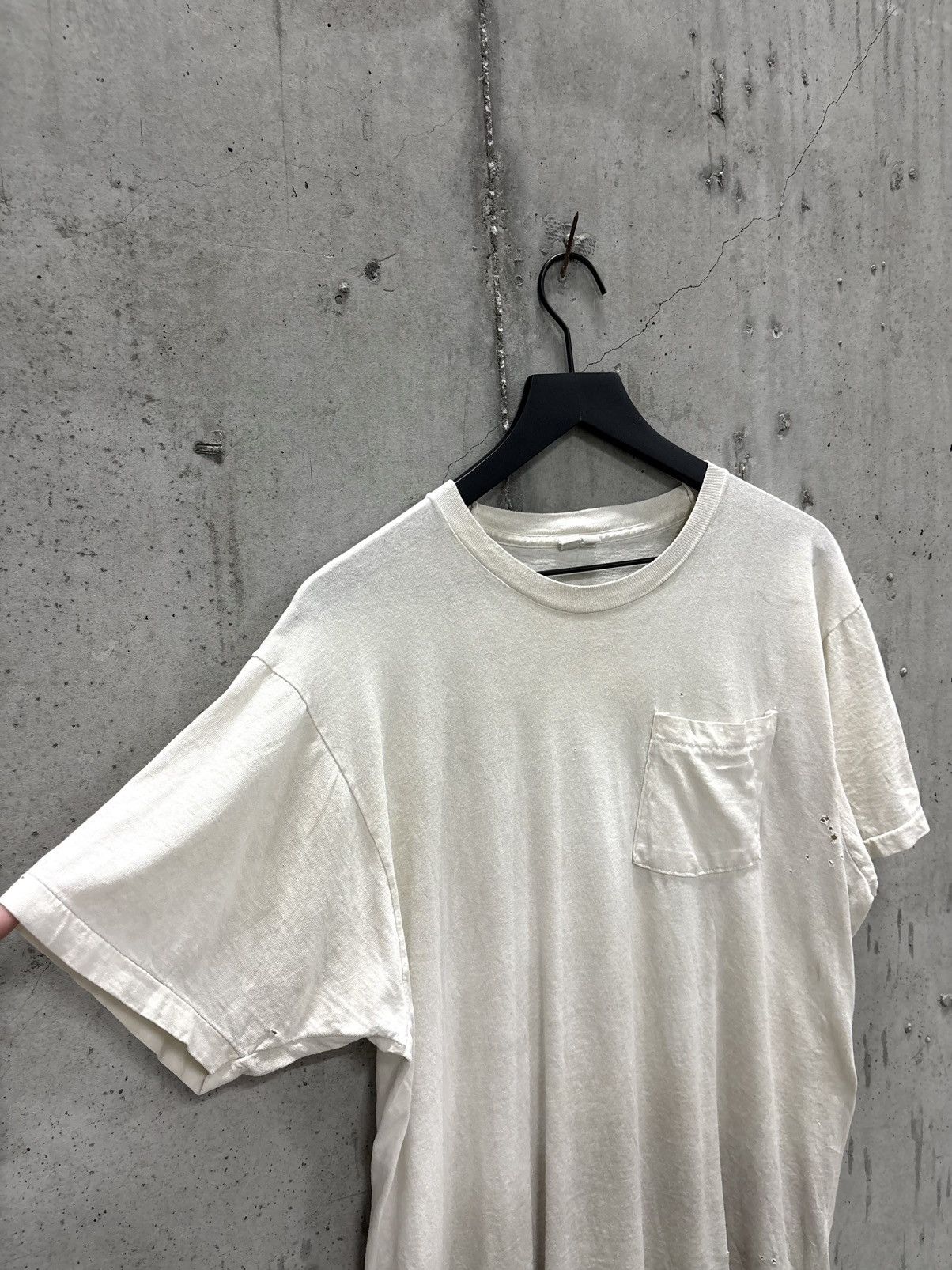 Vintage Vintage Blank Shirt Thrashed Faded Distressed Grunge Band Size US L / EU 52-54 / 3 - 2 Thumbnail