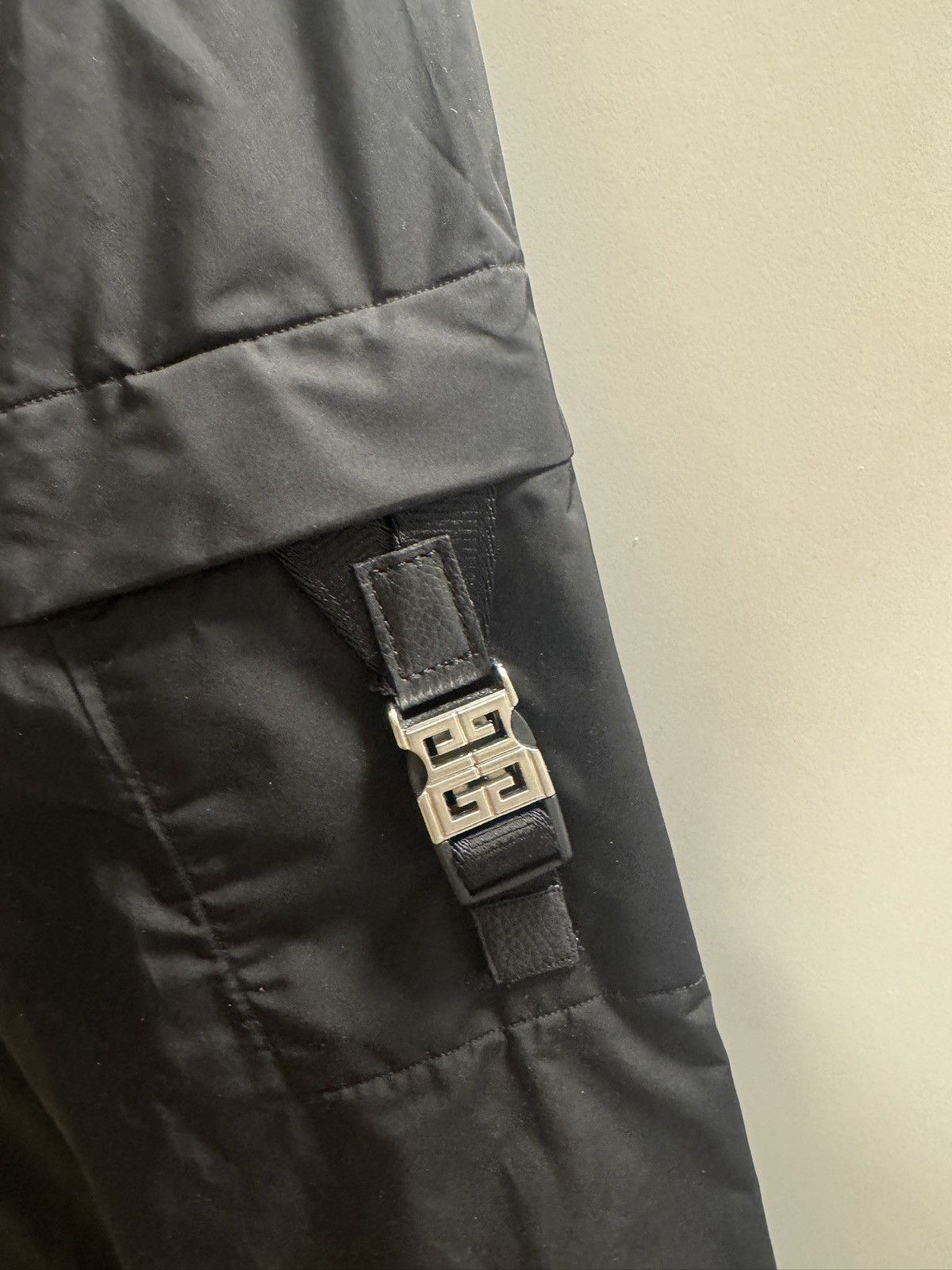Givenchy Givenchy 4G Buckle Jacket Size US M / EU 48-50 / 2 - 2 Thumbnail