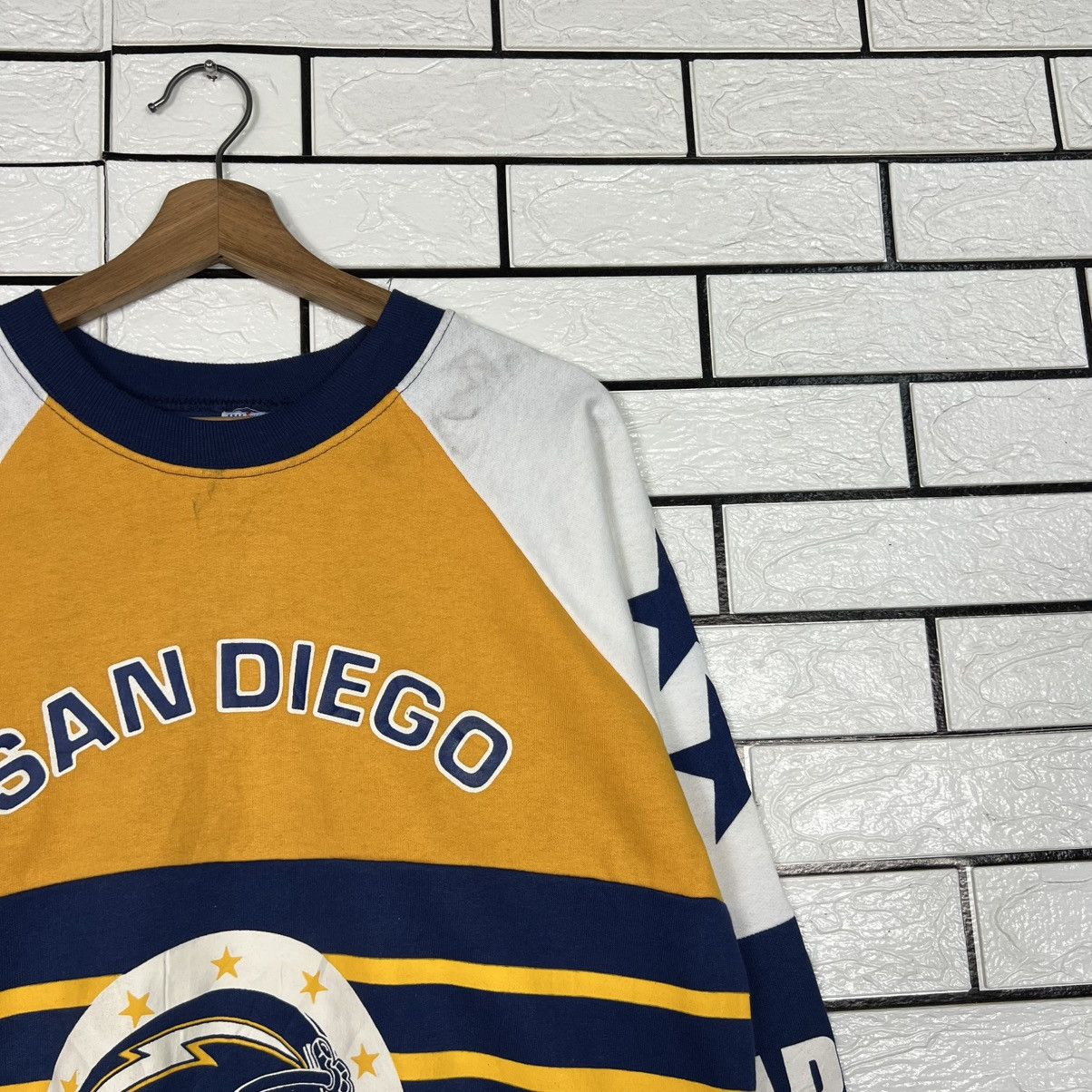 Vintage SAN DIEGO CHARGERS Big Logo Sweatshirt Made in Usa 4200-C192 Size US L / EU 52-54 / 3 - 4 Thumbnail