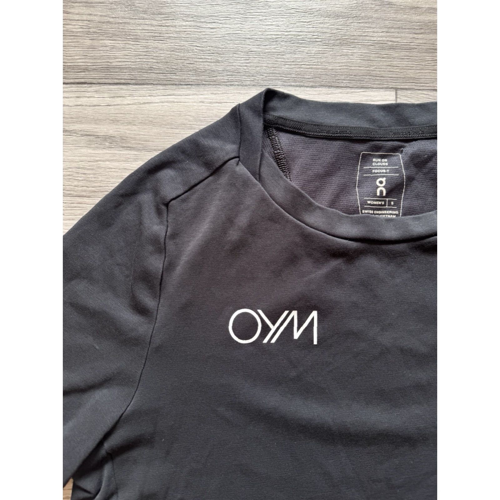 Vintage On Cloud OYM Focus T Women’s T-shirt Short Sleeve Black S Size S / US 4 / IT 40 - 5 Thumbnail