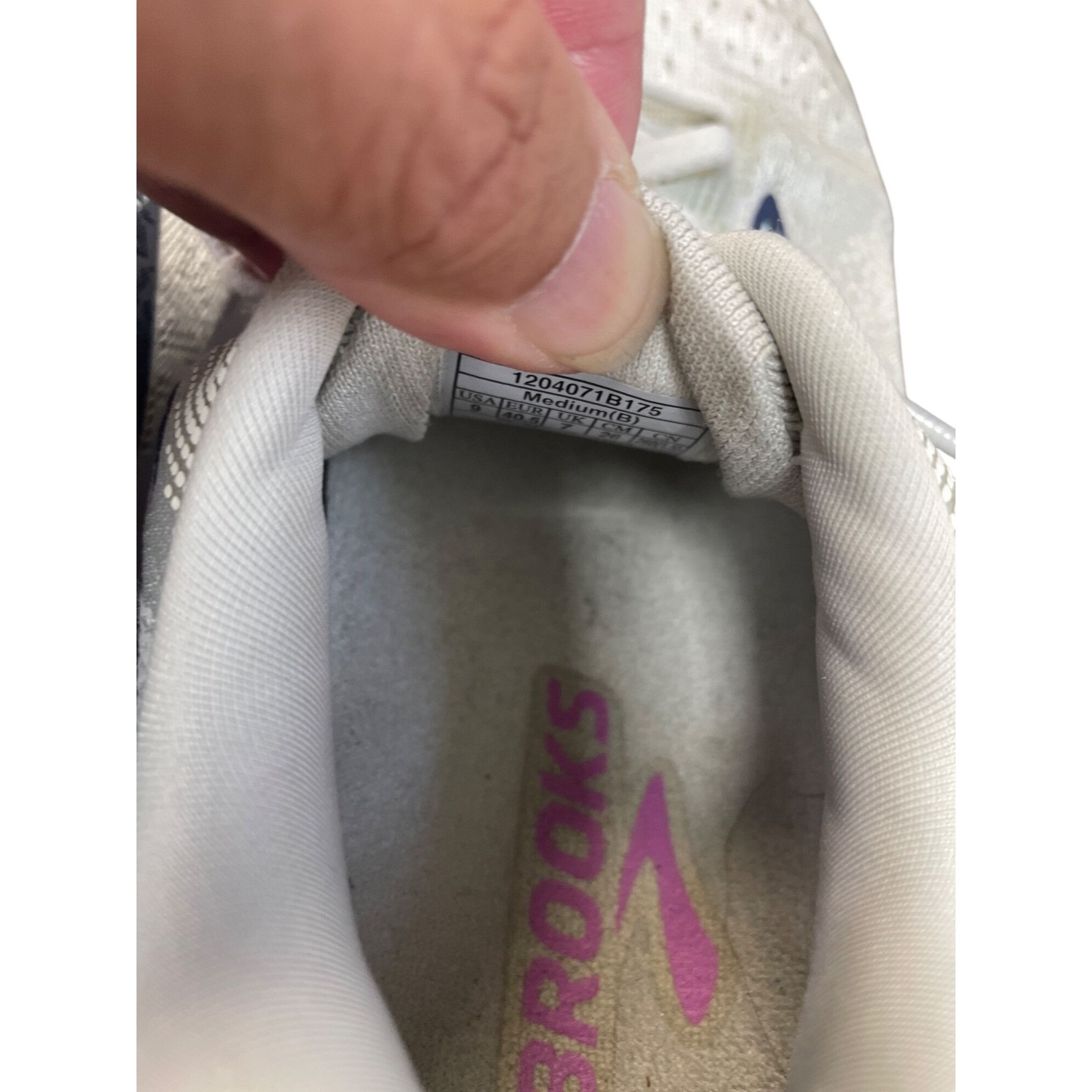 Brooks Brooks Ghost 16 Womens beige pink running Sneakers Size 9B S Size US 9 / IT 39 - 8 Thumbnail