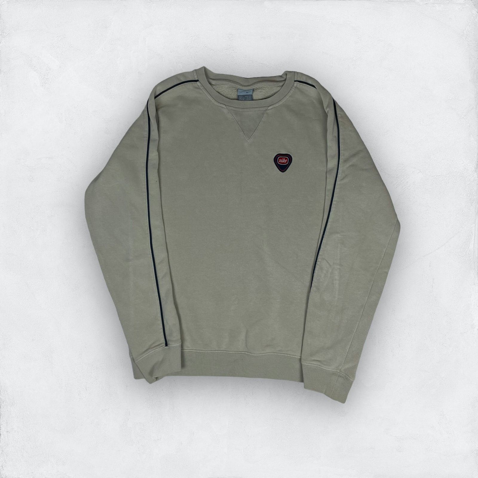 Nike × Vintage Nike Men Beige Crew Neck Long Sleeve Fleece Sweatshirt Small Size US S / EU 44-46 / 1 - 1 Thumbnail