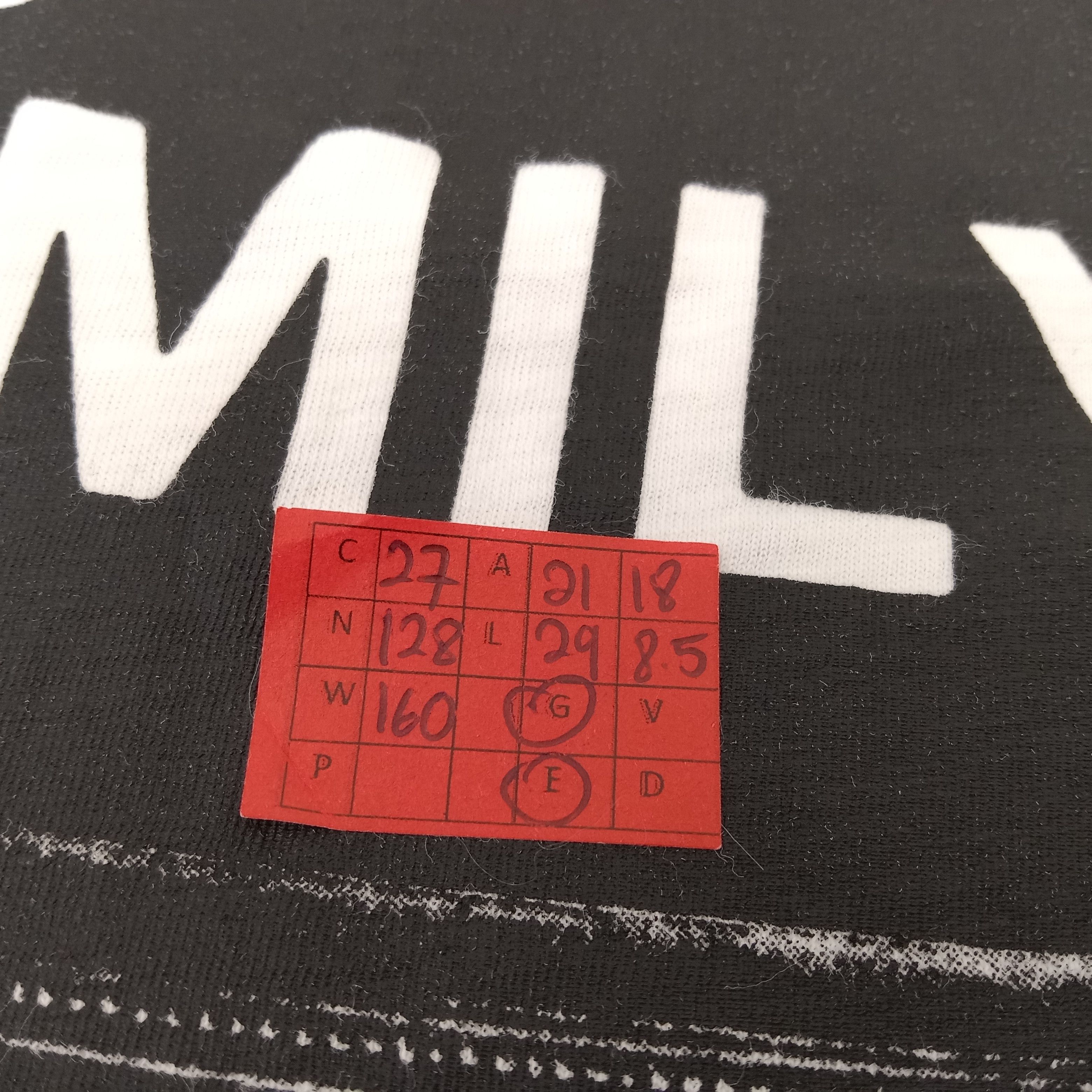 Japanese Brand Uniqlo Undercover Japanese Brand Center Design Tshirt Size US L / EU 52-54 / 3 - 11 Thumbnail