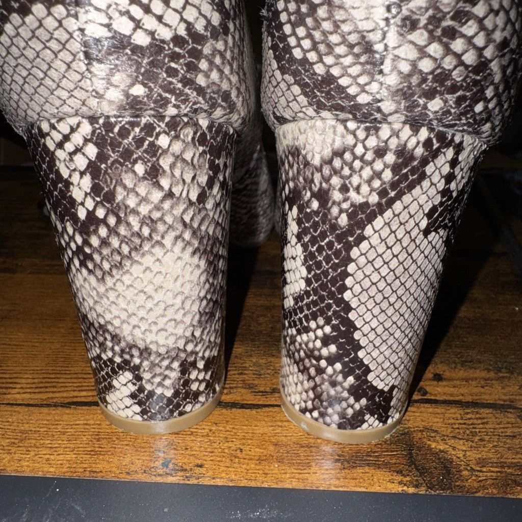 Bebe Bebe Faux Snakeskin Slouch Booties-8M Size US 8 / IT 38 - 15 Thumbnail