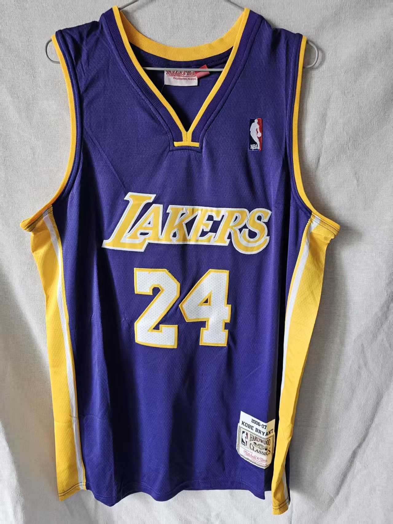 NBA Lakers #24 Kobe Bryant Jersey Purple Size US XL / EU 56 / 4 - 1 Thumbnail