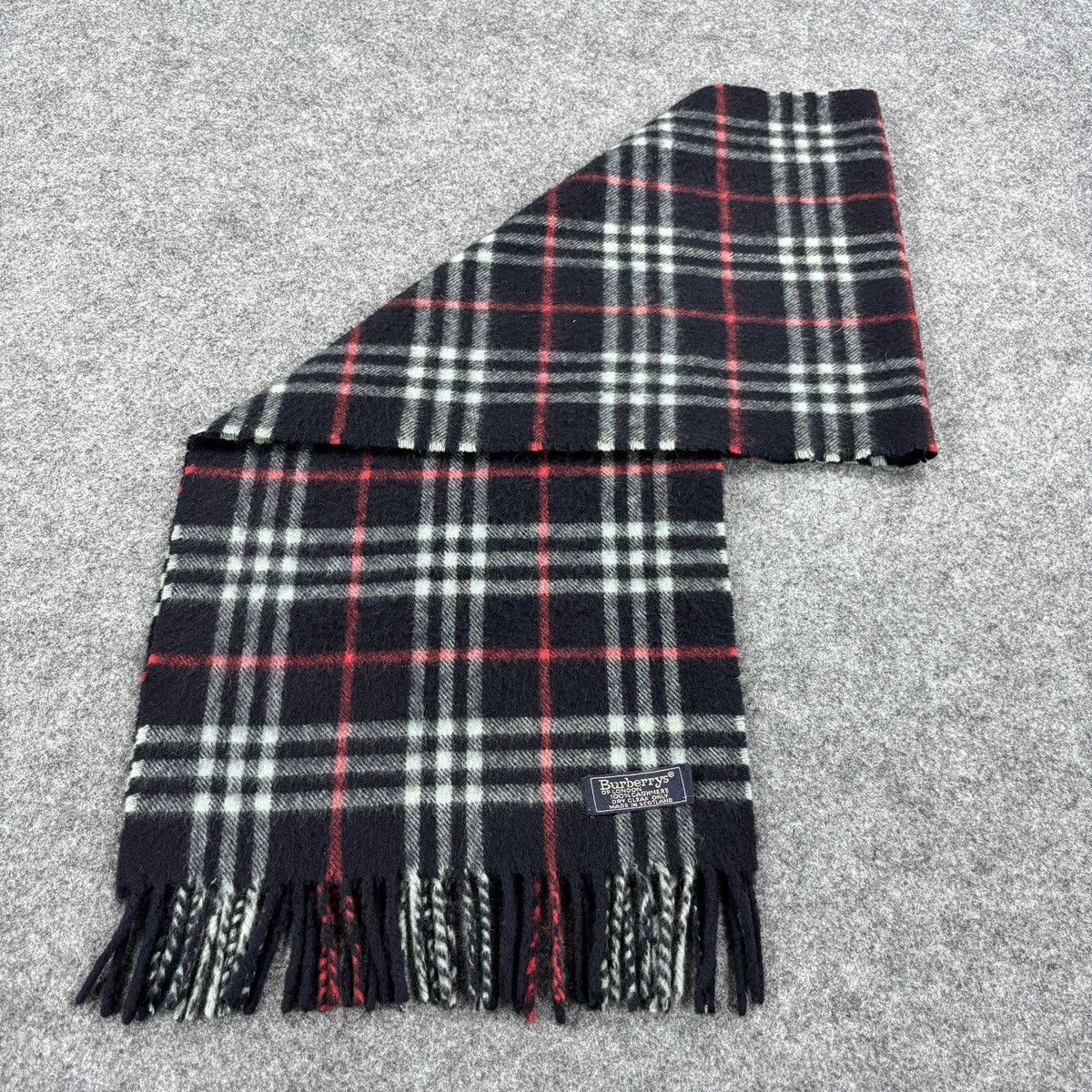 Burberry Scarf # D735 # Muffler # Neckwear # Nova Check