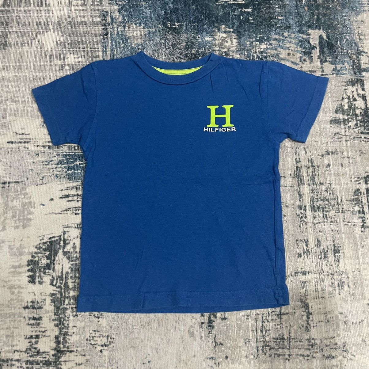 Tommy Hilfiger Tommy Hilfiger boys' short sleeve t-shirt neon green logo Size US XXS / EU 40 - 1 Thumbnail