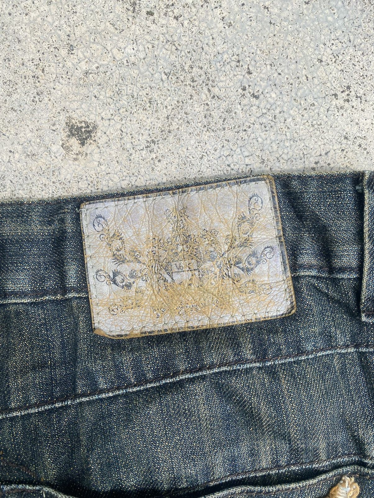 Le Grande Bleu (L.G.B.) Japanese Brand Vo+E Heavy Clawmark Cowboy Style Jeans Size US 32 / EU 48 - 18 Thumbnail
